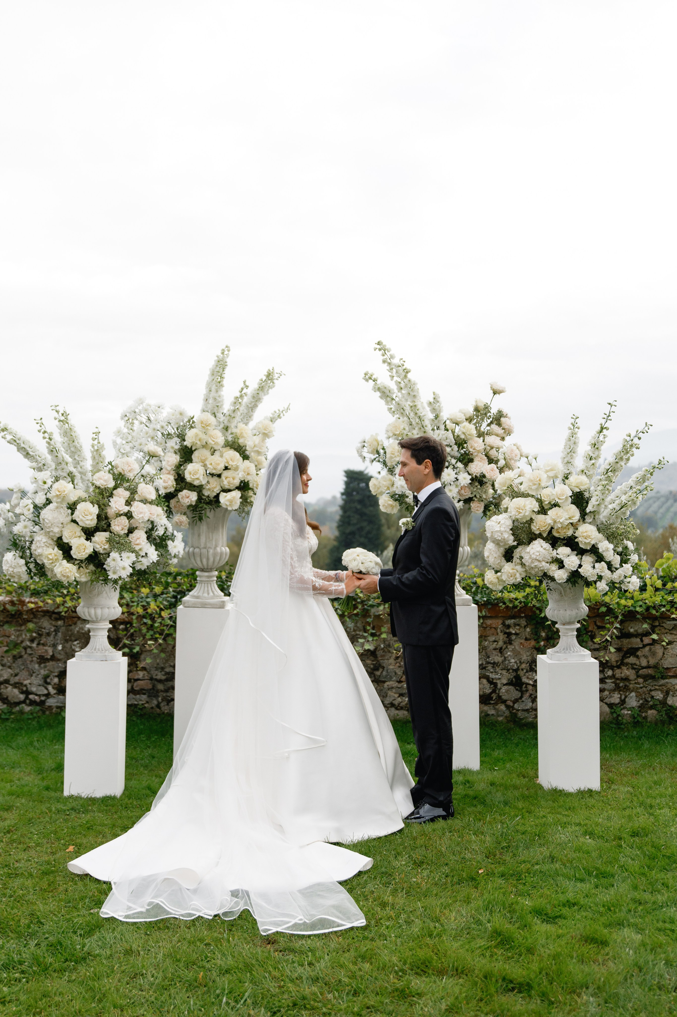 Destination wedding Photographer Italy Tuscany Rome Como Umbria. Wedding Photographer Rome Tuscany Como Sicily Puglia Amalfy Italy- Oksana Savenchuk