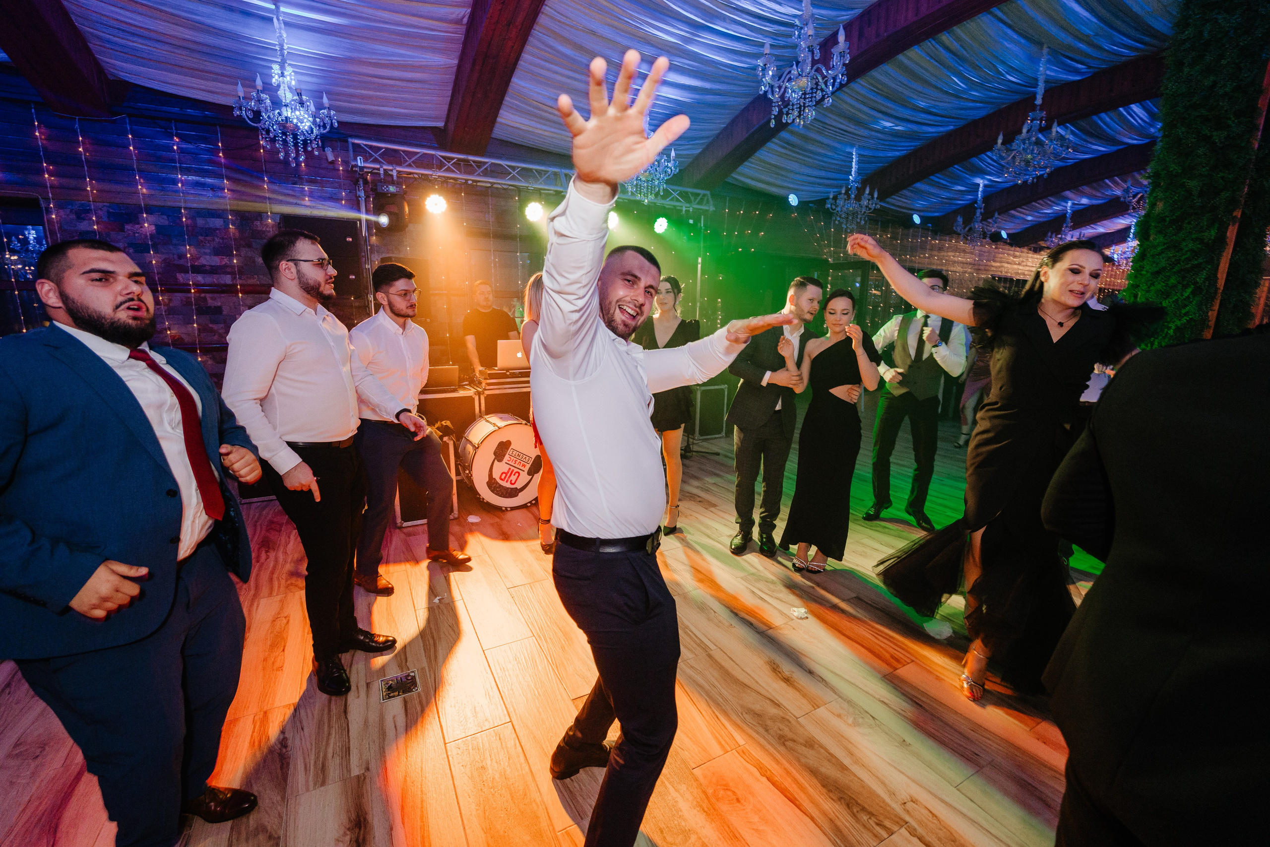 Fotograf de nunta Bacau. Nunta la Havana. Nunta in Targu Ocna. Foto-video nunta Bacau 