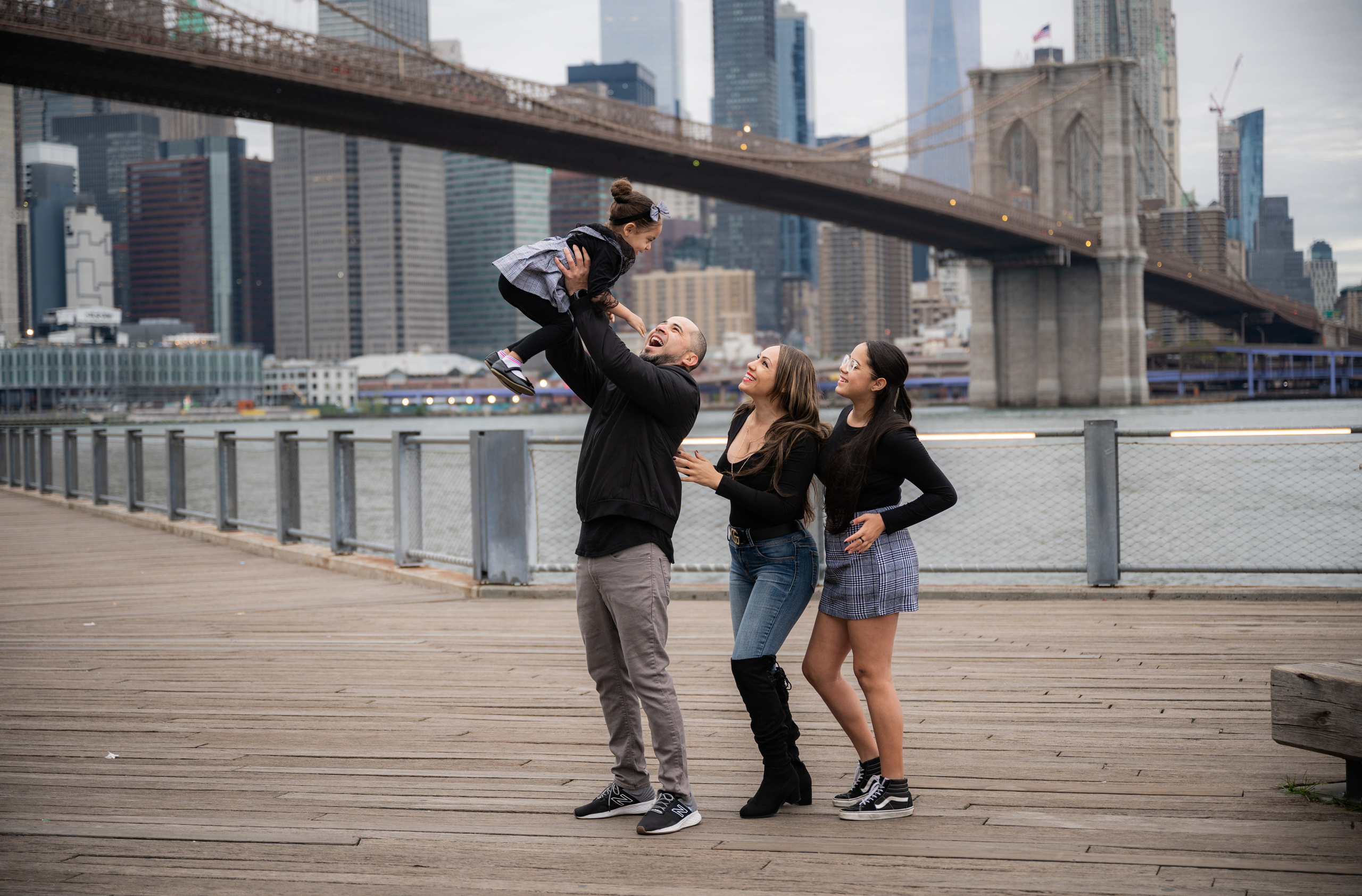 Brooklyn Bridge park family photographer
