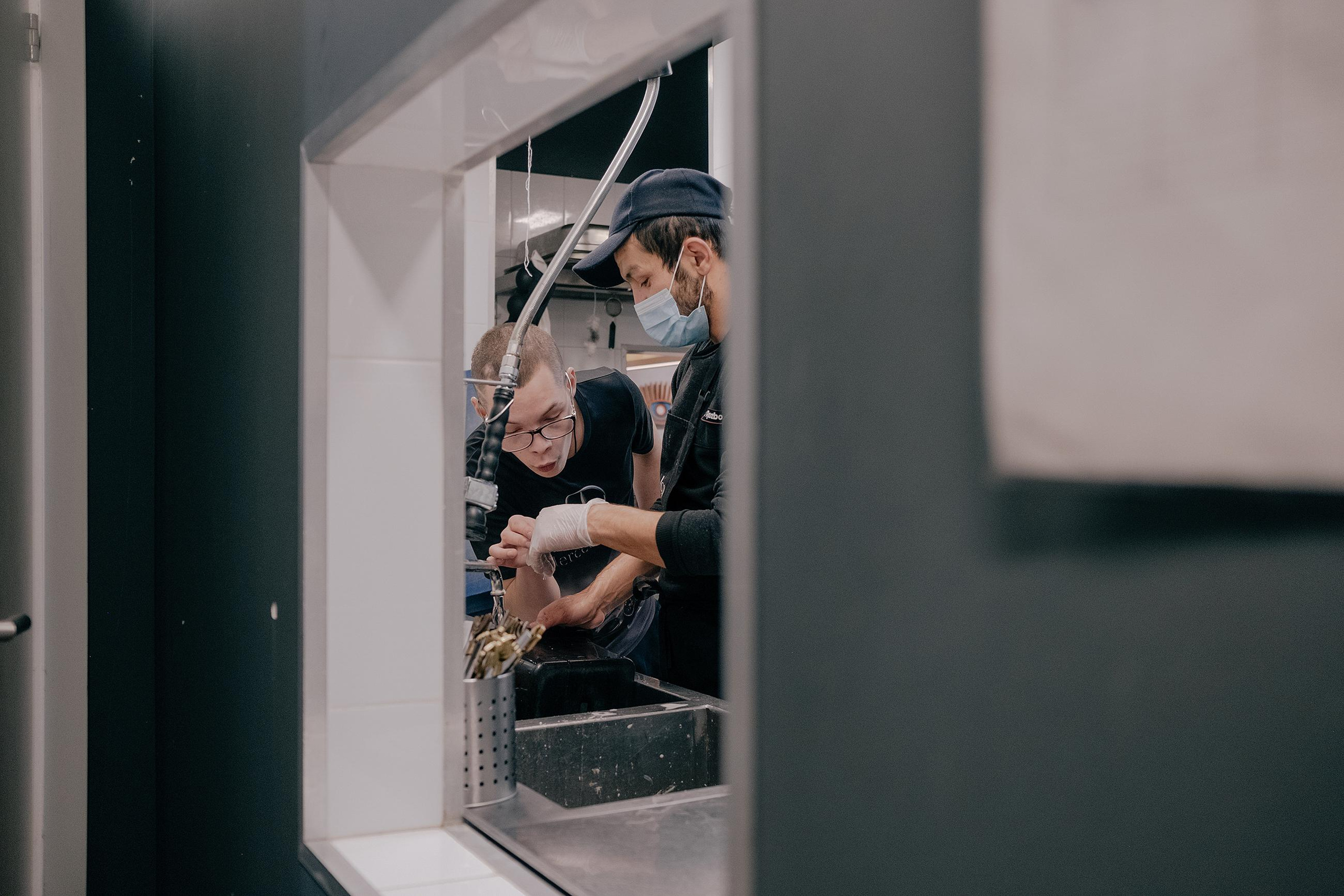 Accompanied employment for people with disabilities — for Tinkoff Journal. Photographer Anastasiya Dubrovina