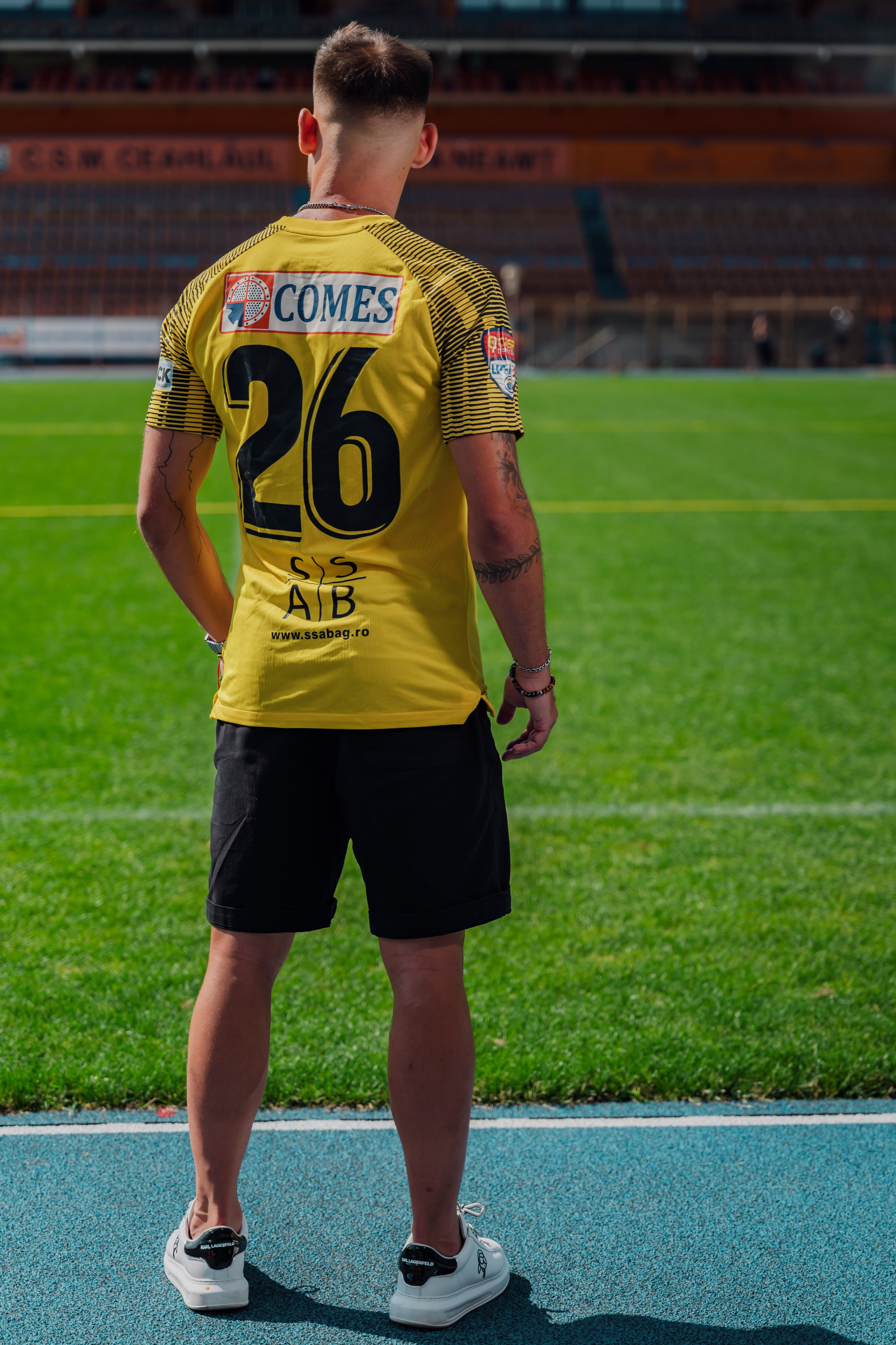 Folha. Dragosbaciuartphotographer