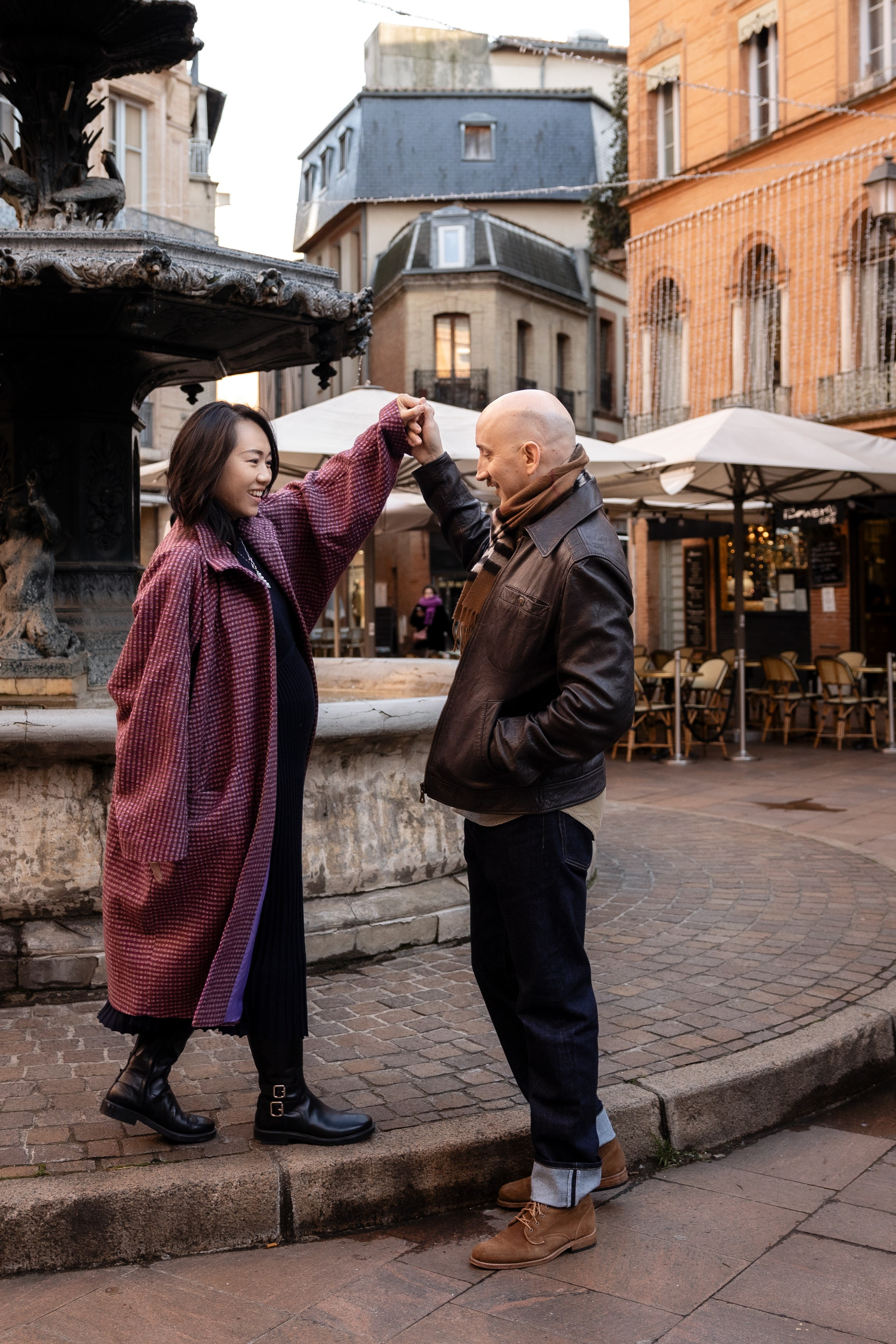 Christmas maternity photo session in Toulouse. Eugenie Smirnova — wedding, corporate and lifestyle photographer in Toulouse and Southwest France