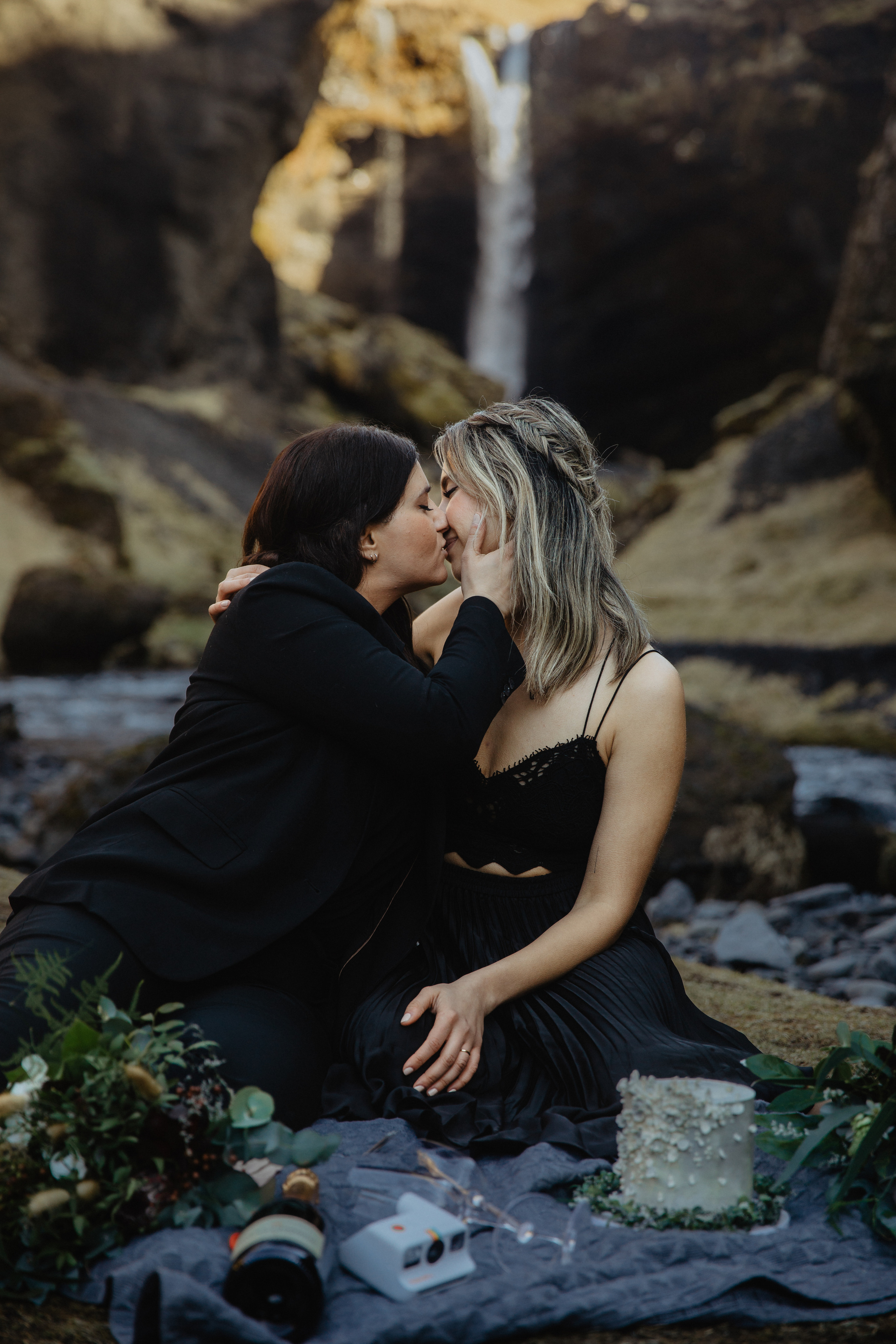 Sunrise elopement at black sand beach in Iceland. Iceland elopement photo and video | Nikolaichik Photo