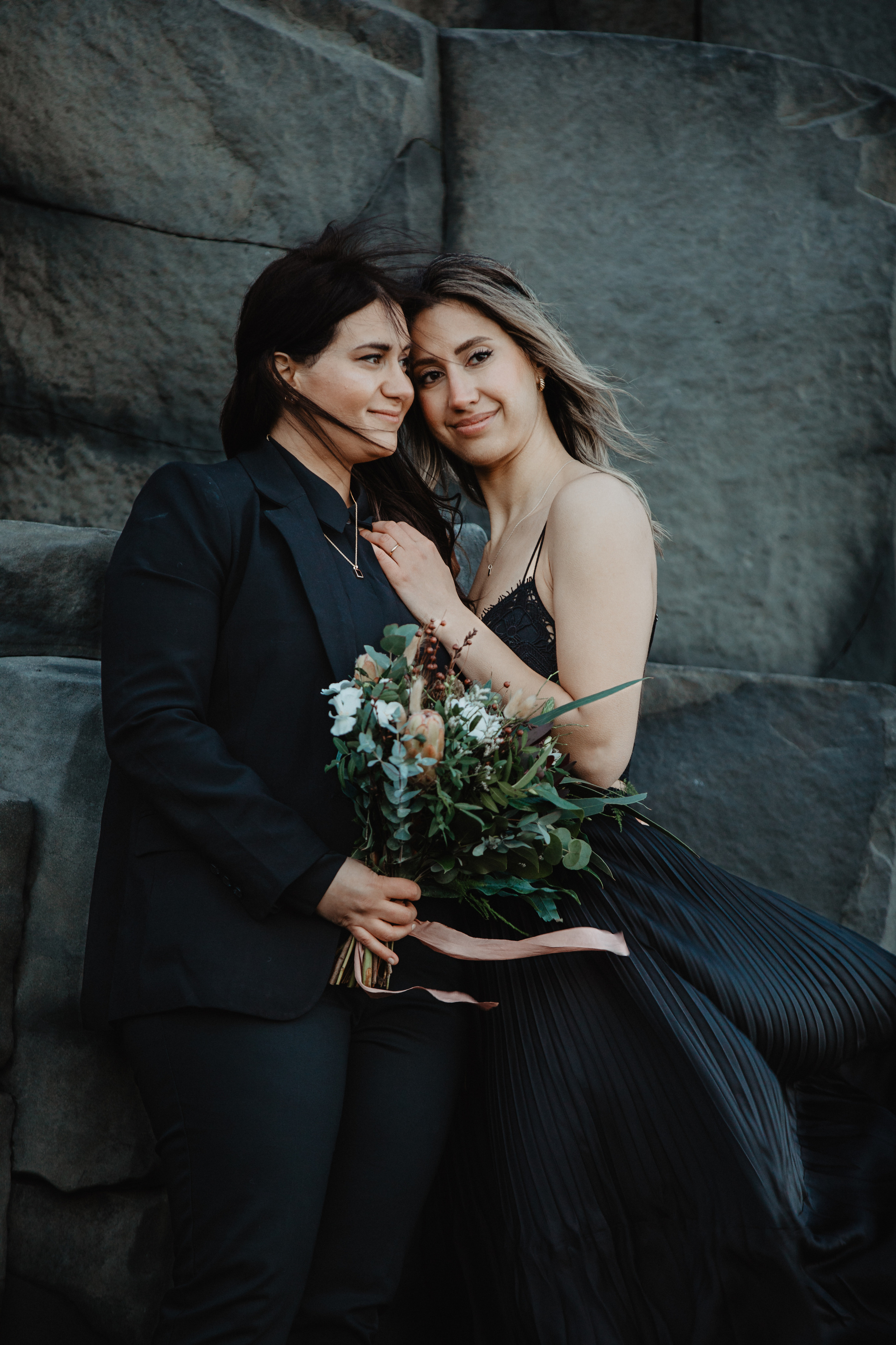 Sunrise elopement at black sand beach in Iceland. Iceland elopement photo and video | Nikolaichik Photo