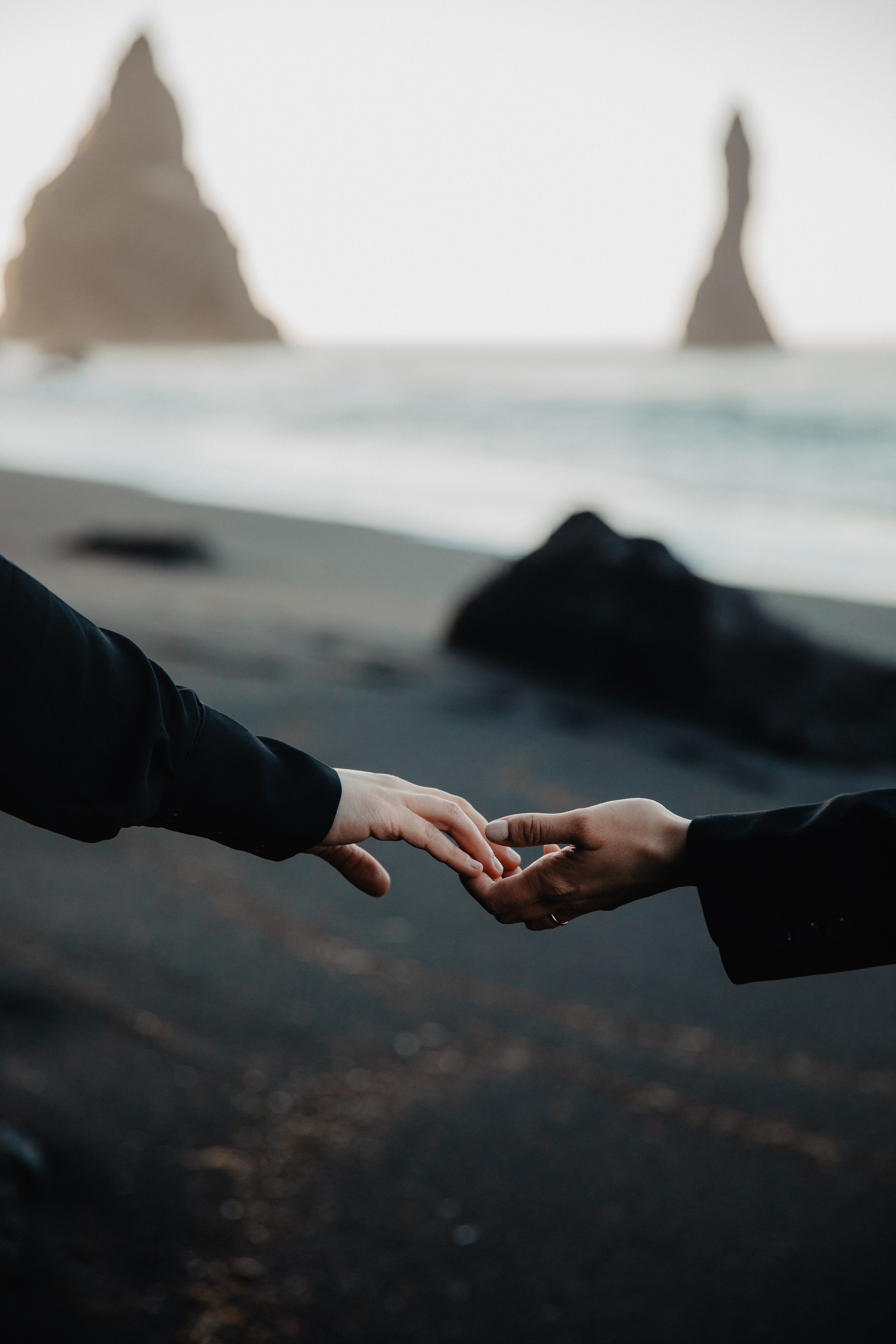 Sunrise elopement at black sand beach in Iceland. Iceland elopement photo and video | Nikolaichik Photo