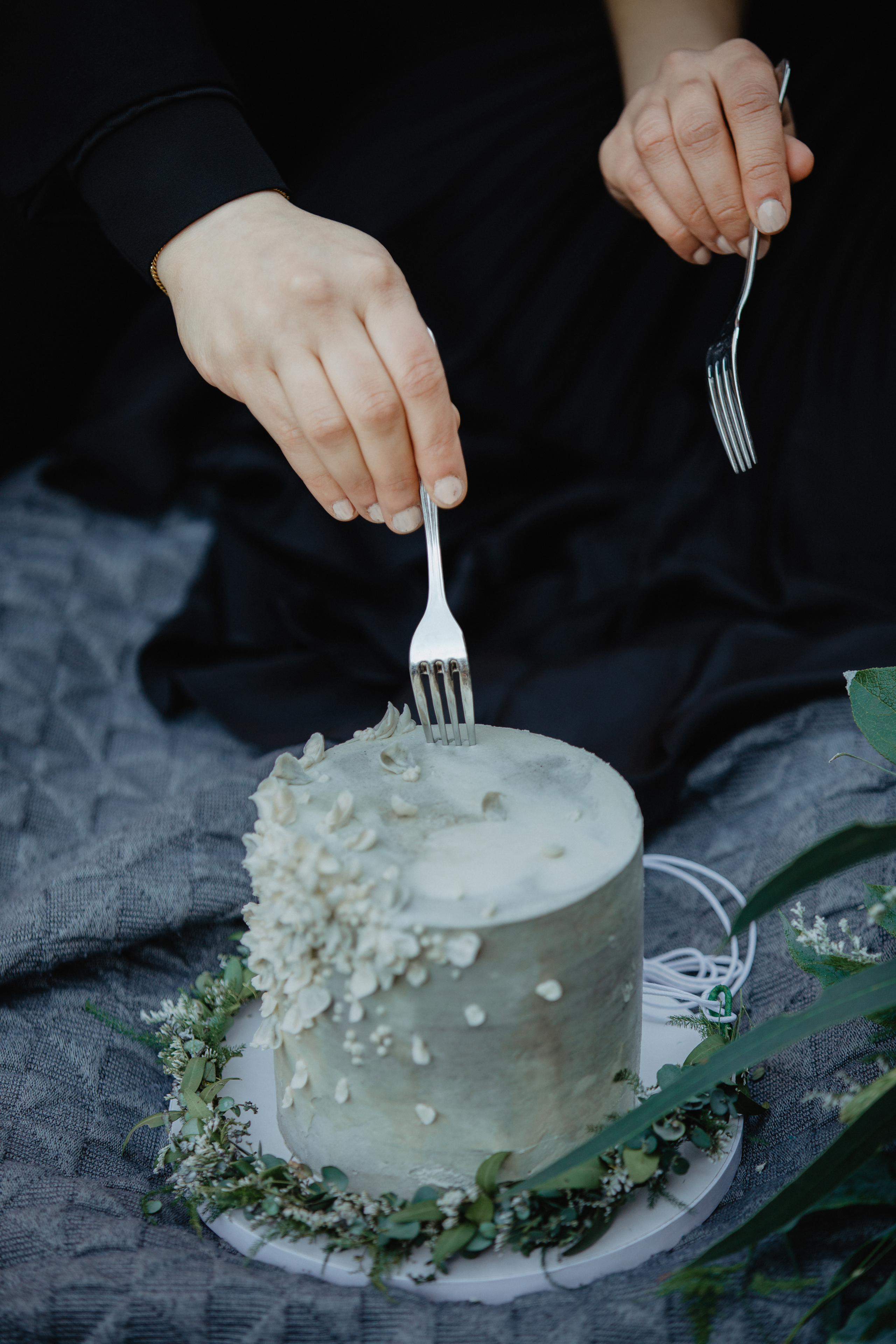 Sunrise elopement at black sand beach in Iceland. Iceland elopement photo and video | Nikolaichik Photo