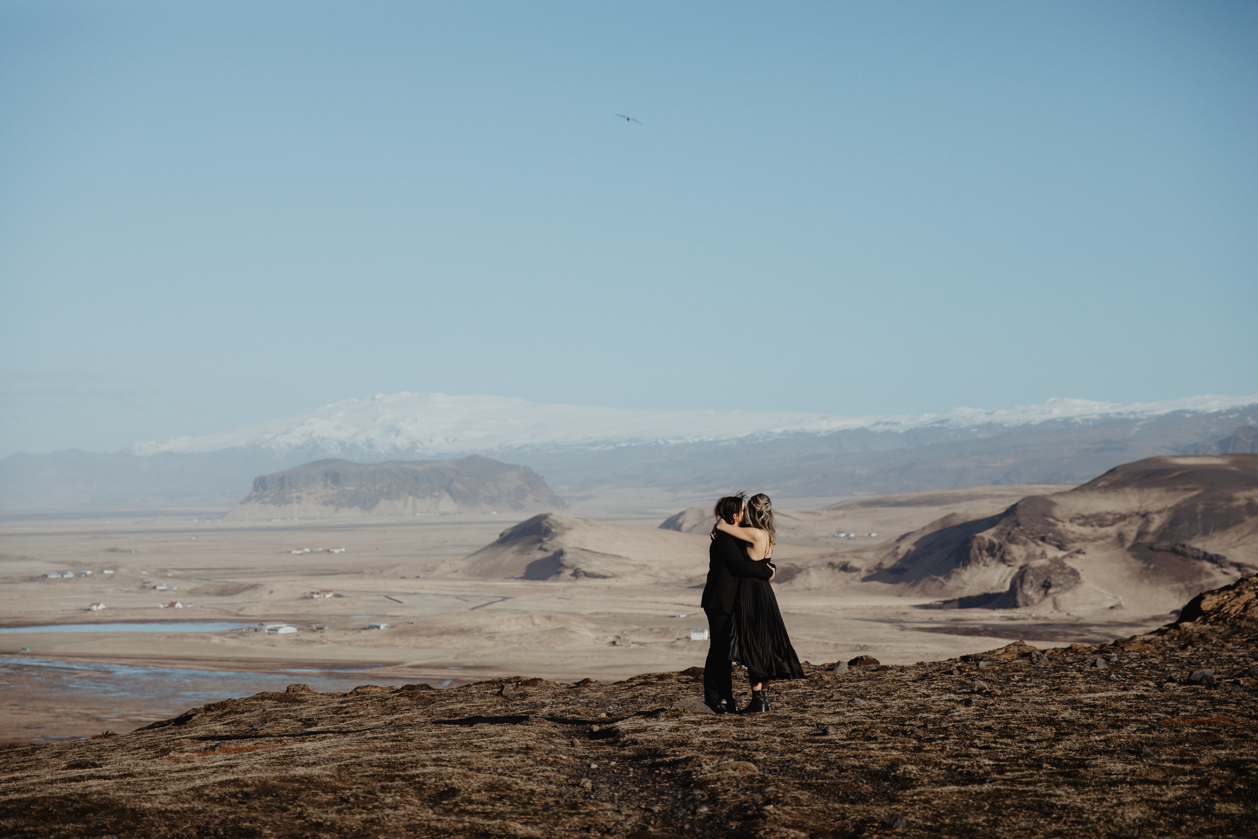 Sunrise elopement at black sand beach in Iceland. Iceland elopement photo and video | Nikolaichik Photo
