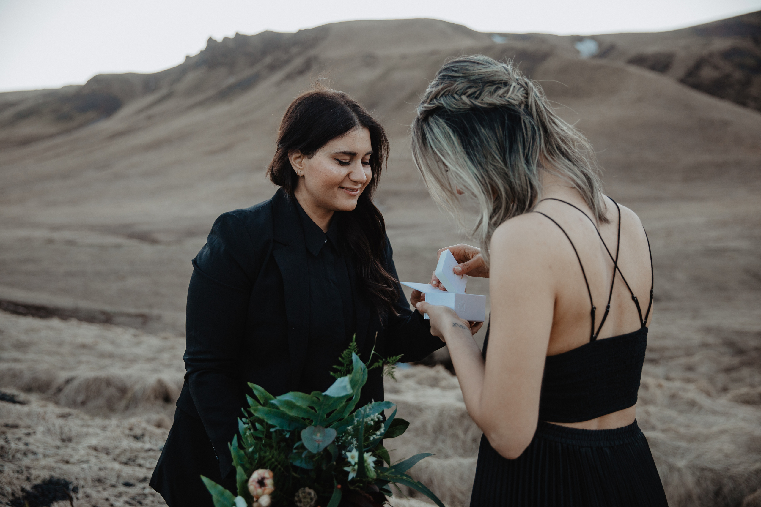 Sunrise elopement at black sand beach in Iceland. Iceland elopement photo and video | Nikolaichik Photo