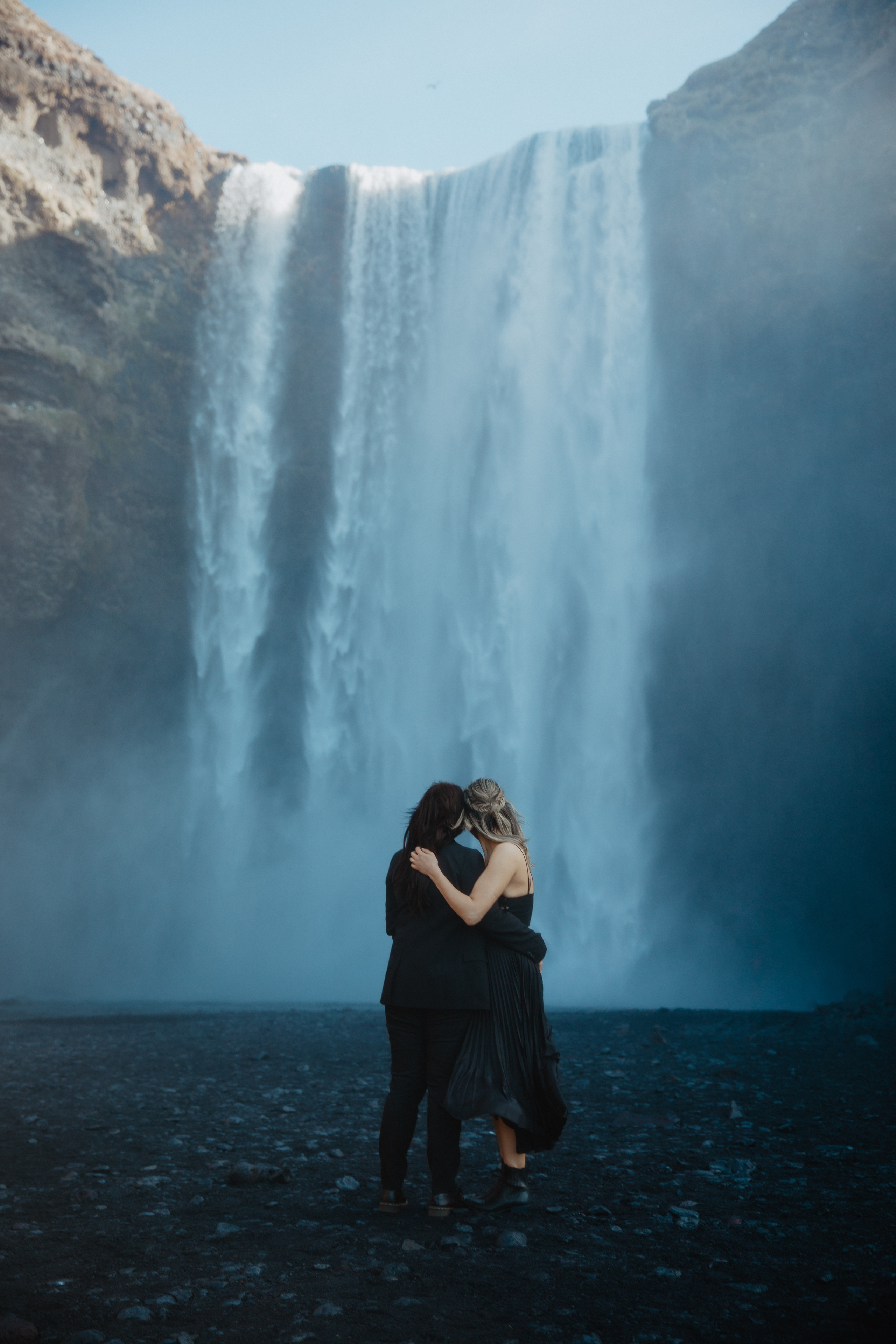 Sunrise elopement at black sand beach in Iceland. Iceland elopement photo and video | Nikolaichik Photo