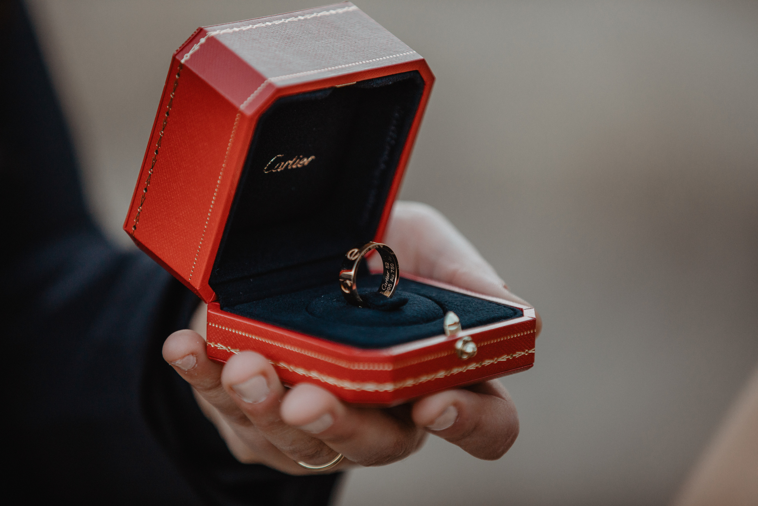 Sunrise elopement at black sand beach in Iceland. Iceland elopement photo and video | Nikolaichik Photo