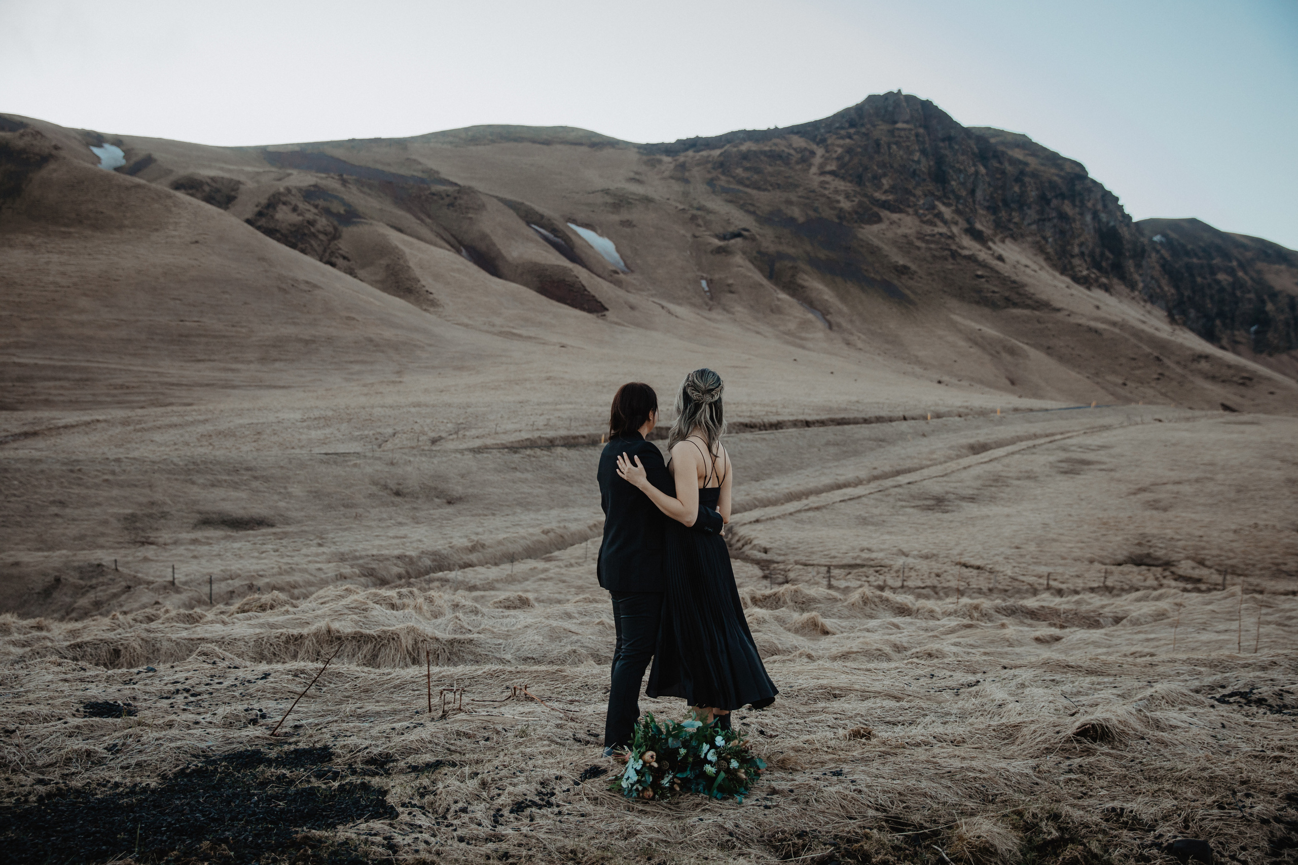 Sunrise elopement at black sand beach in Iceland. Iceland elopement photo and video | Nikolaichik Photo