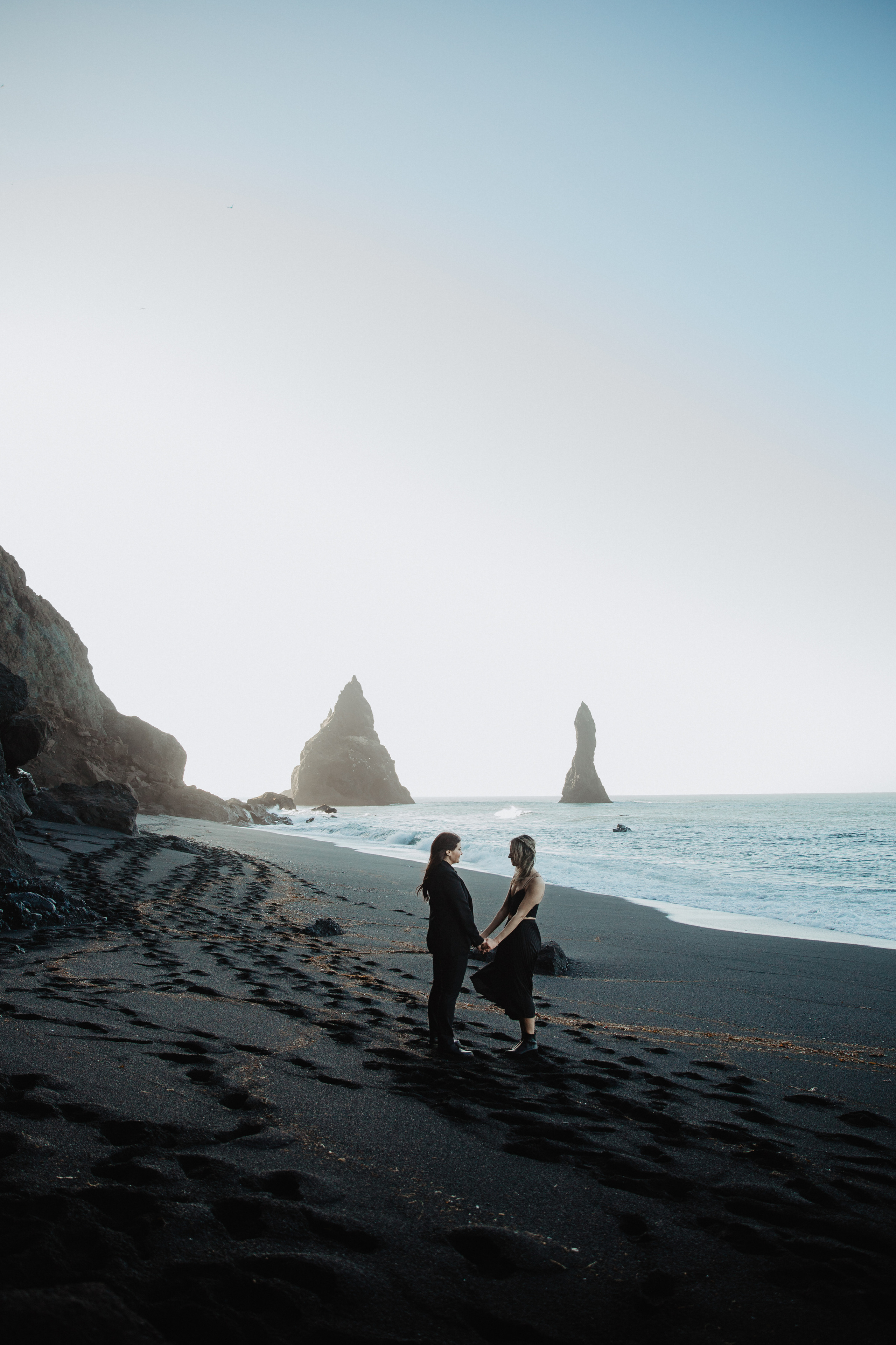 Sunrise elopement at black sand beach in Iceland. Iceland elopement photo and video | Nikolaichik Photo
