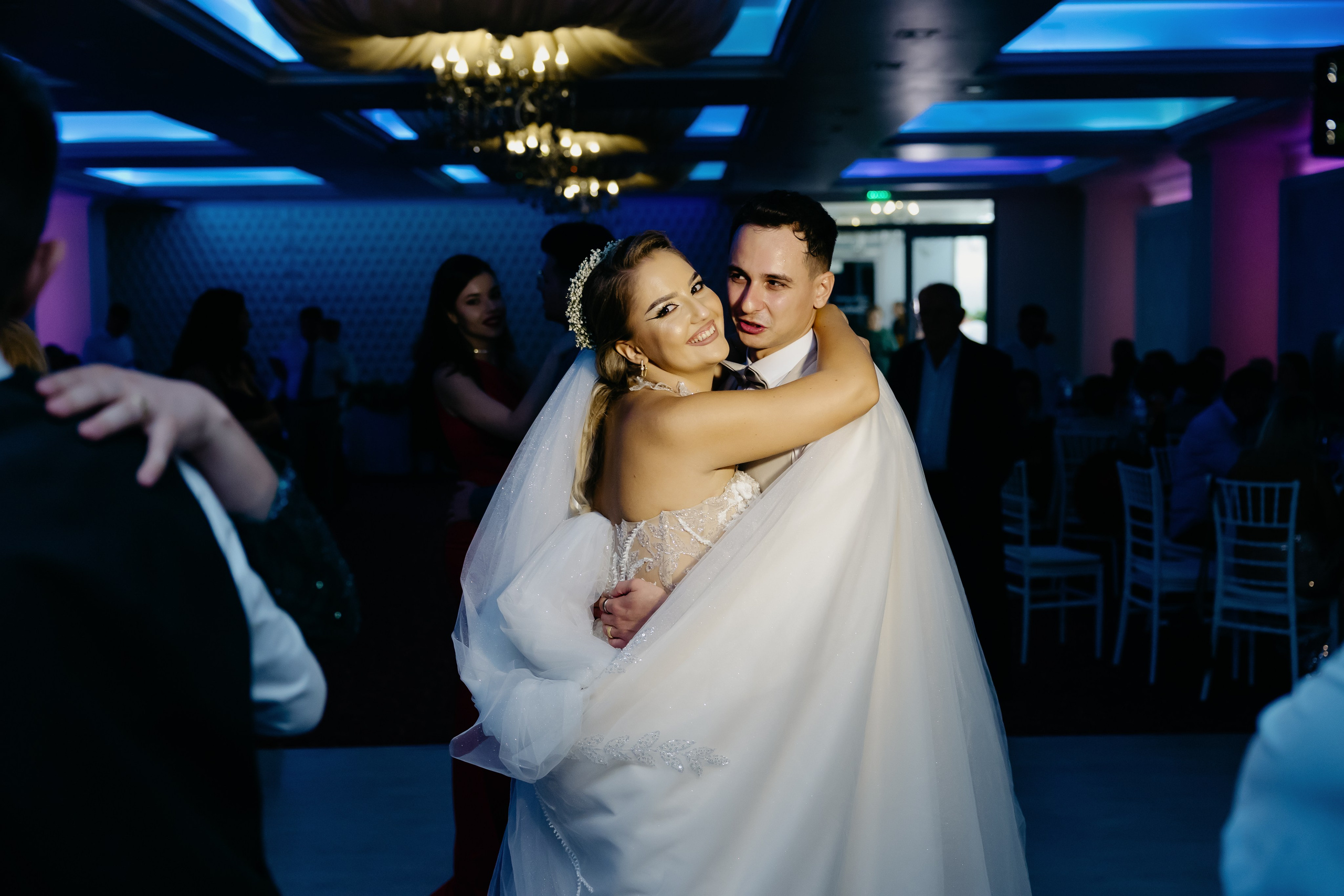 Nunta Targu-Jiu. MDimaFotoStudio. Fotograf de nuntă, evenimente private și de familie