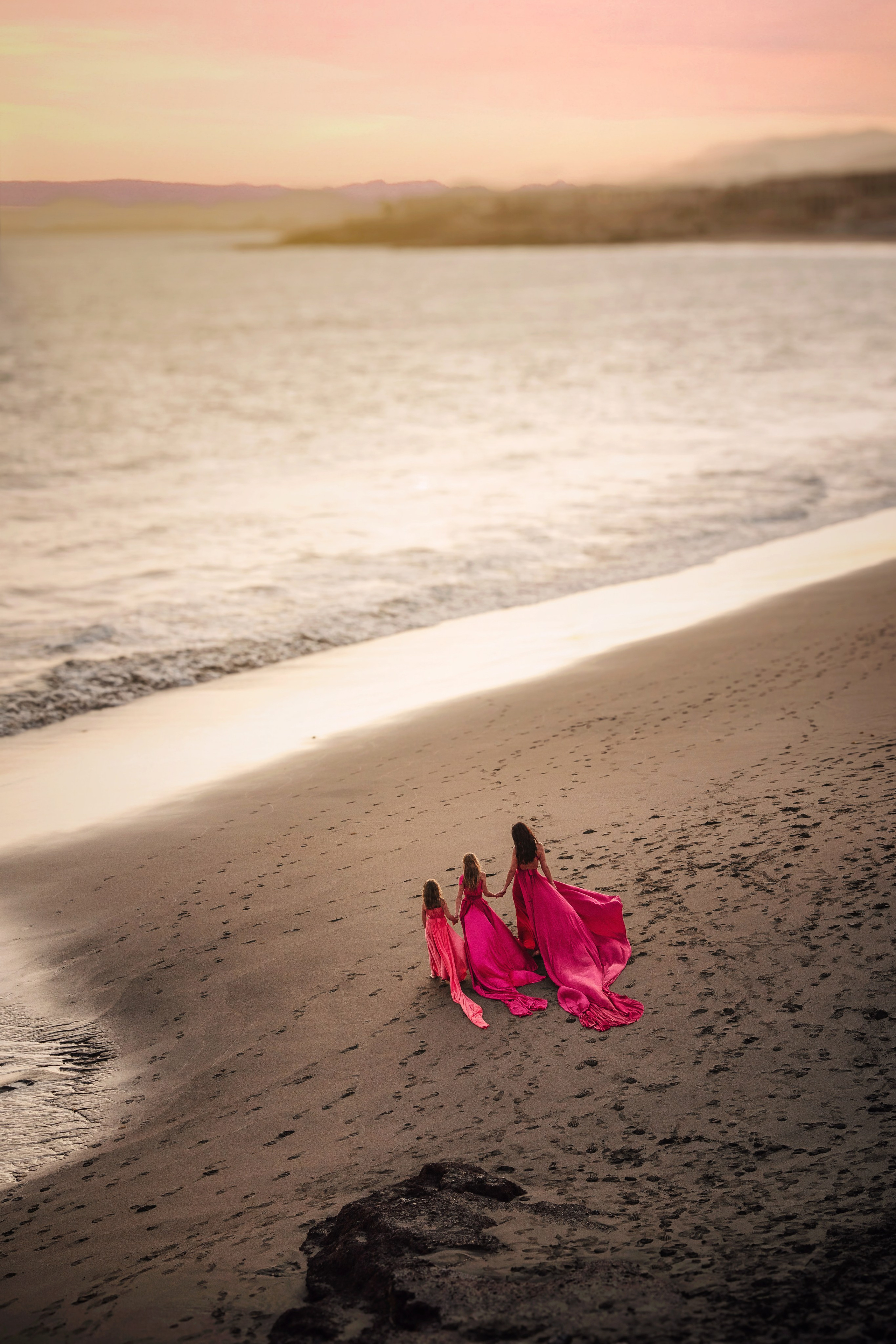 Платье фуксия для девочки 20€. Профессиональный фотограф на Тенерифе