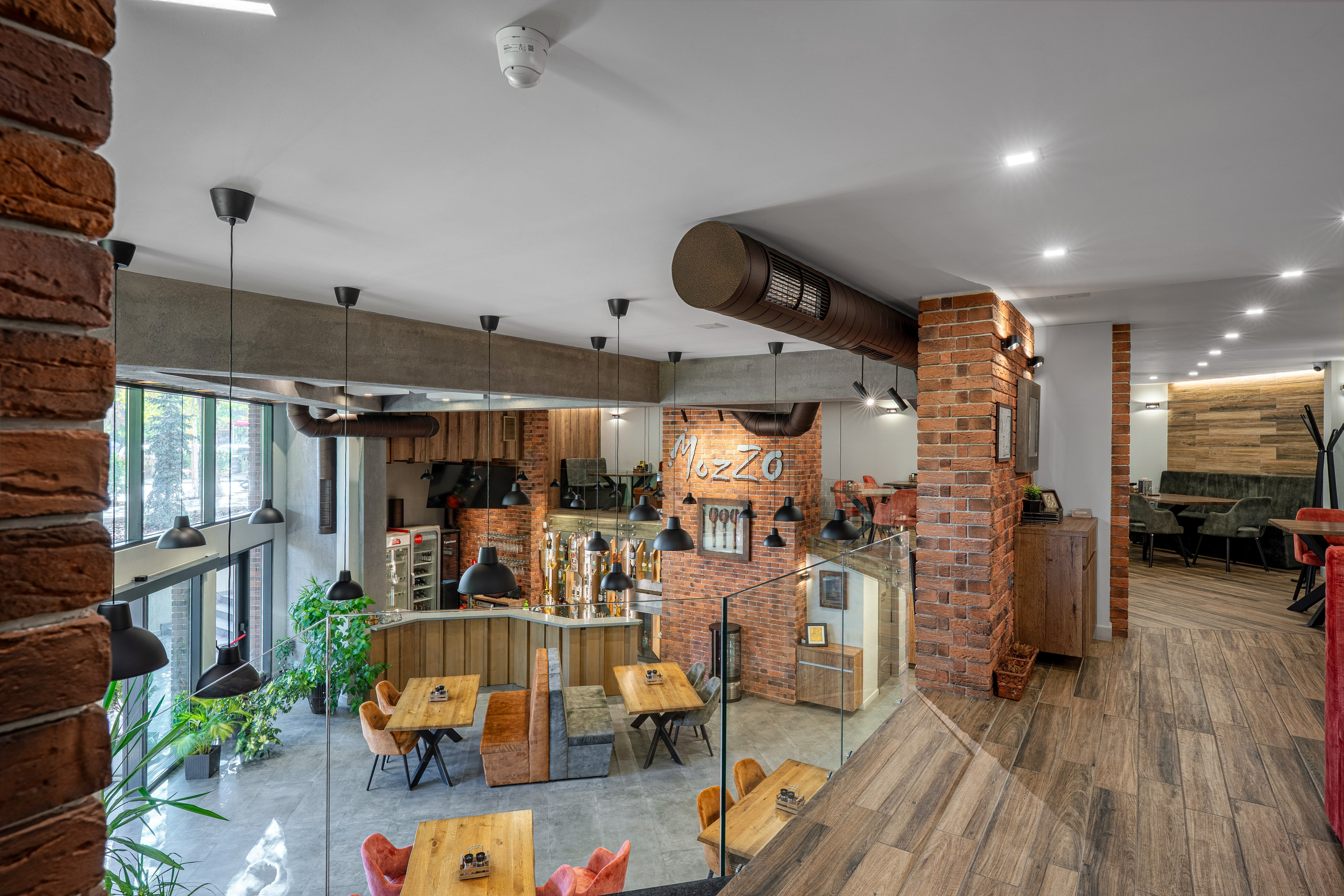 MOZZO. Професионален фотограф в Пловдив и областта