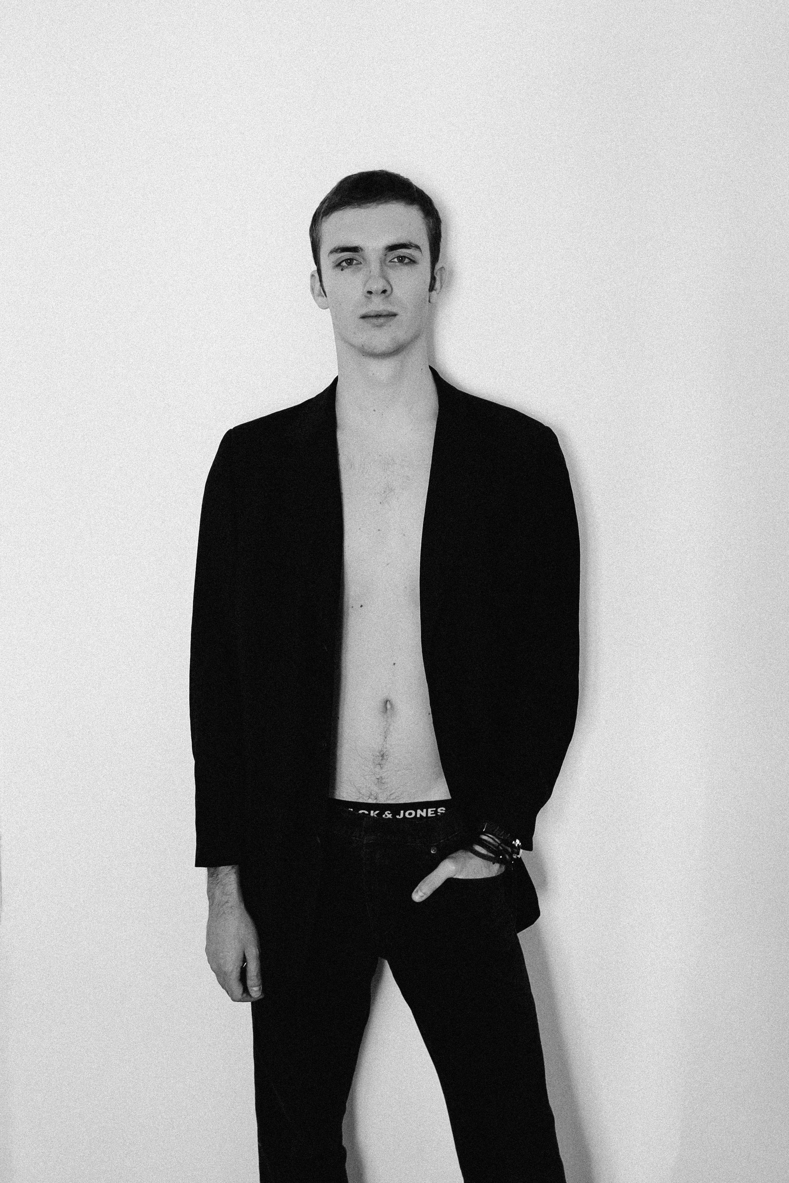 Koncept: černo-bílý portrét. Fotograf Teplice // Alexandra Ribola