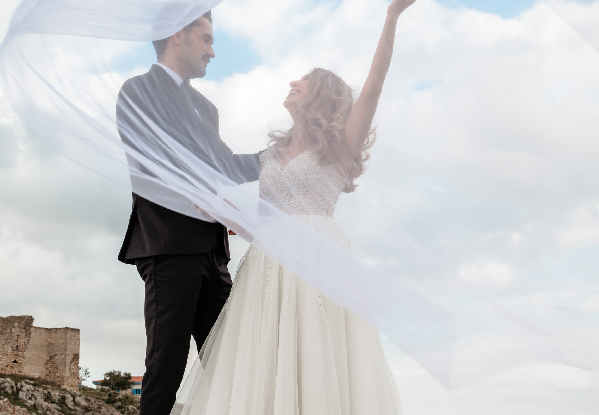 Alexandra & Robert. Www.besttalesstudio.com