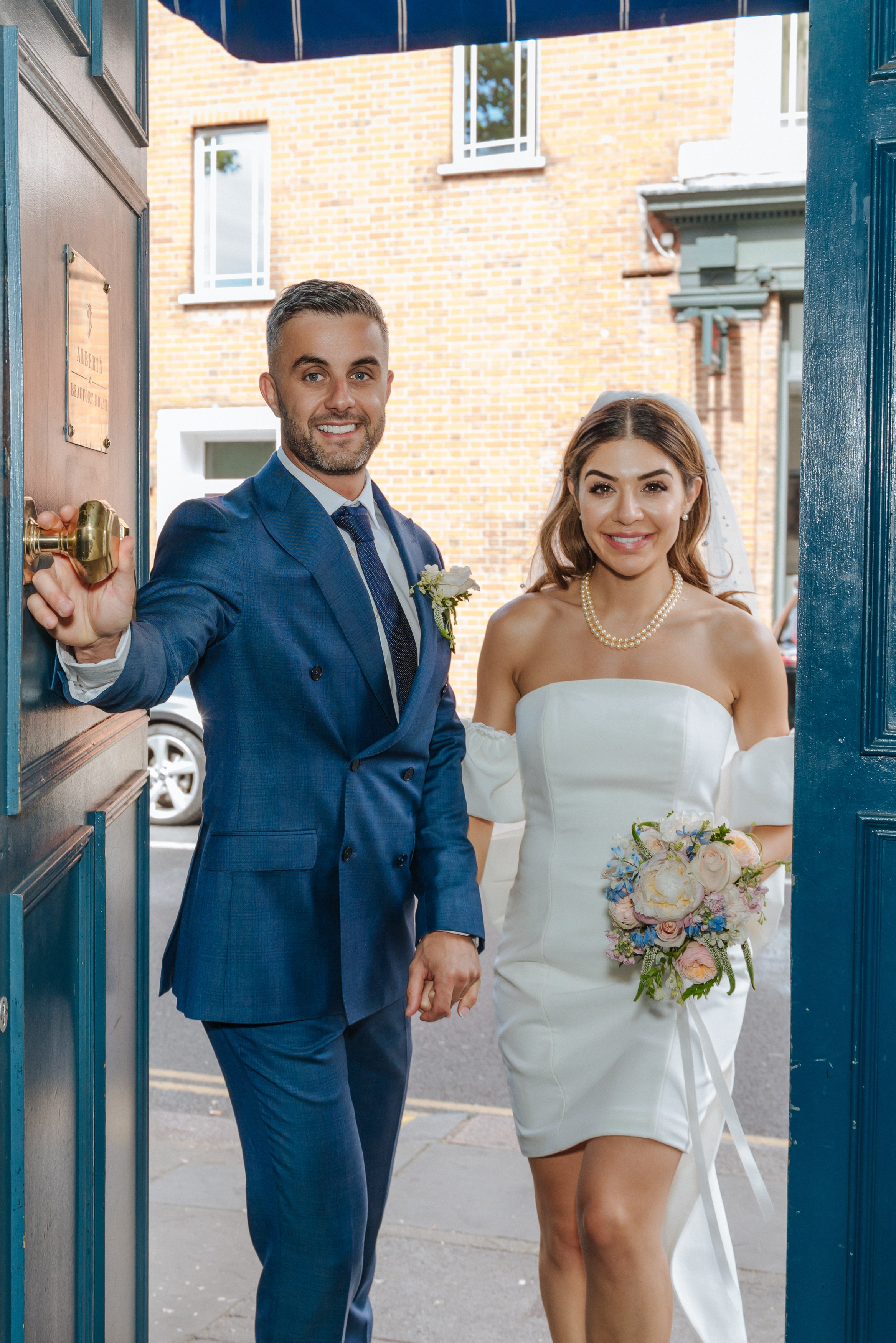 Civil ceremony at Chelsea Old Town Hall,  Wedding in Chelsea, Wedding in London,  wedding photographer in Chelsea, wedding photographer in London