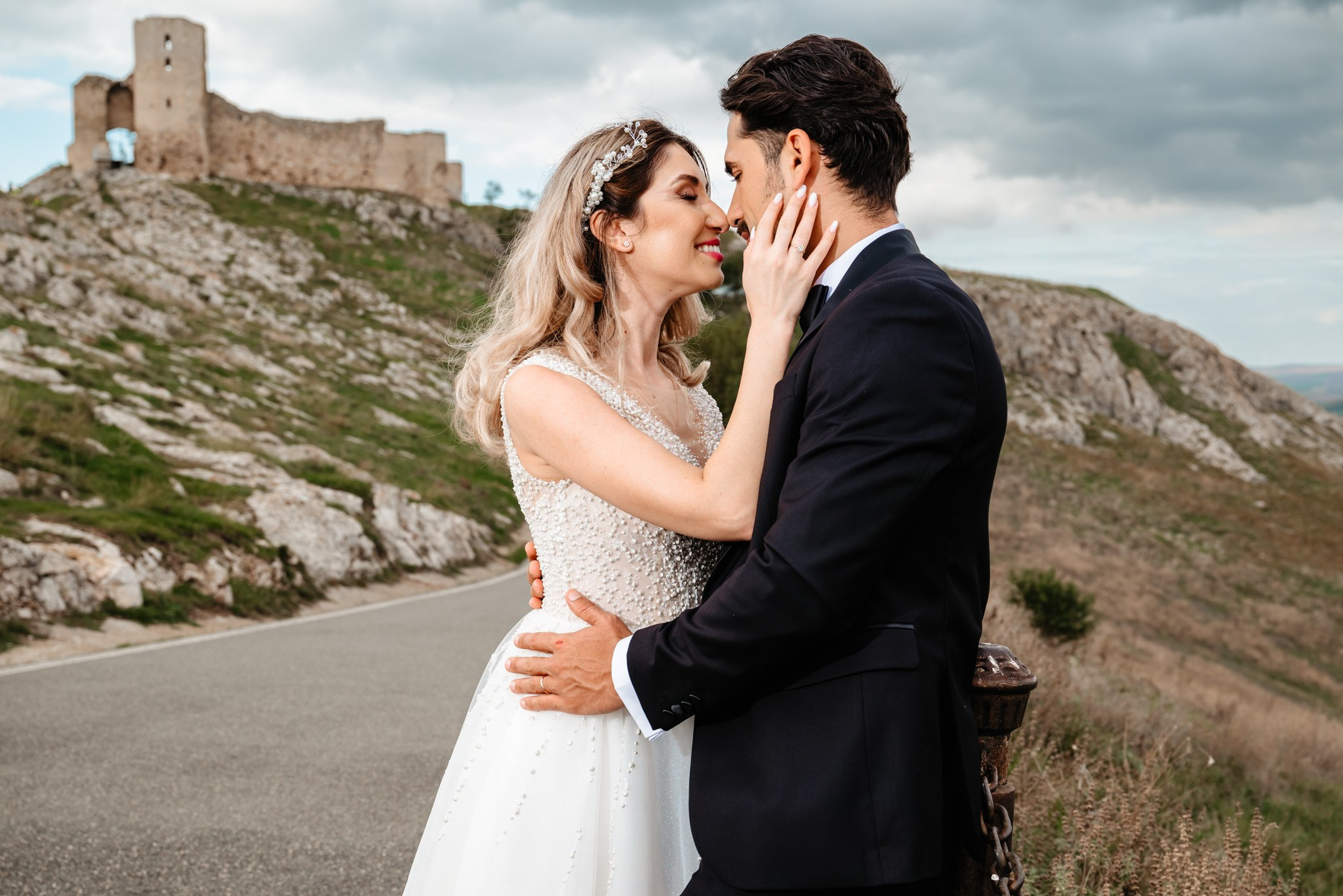 Alexandra & Robert. Www.besttalesstudio.com