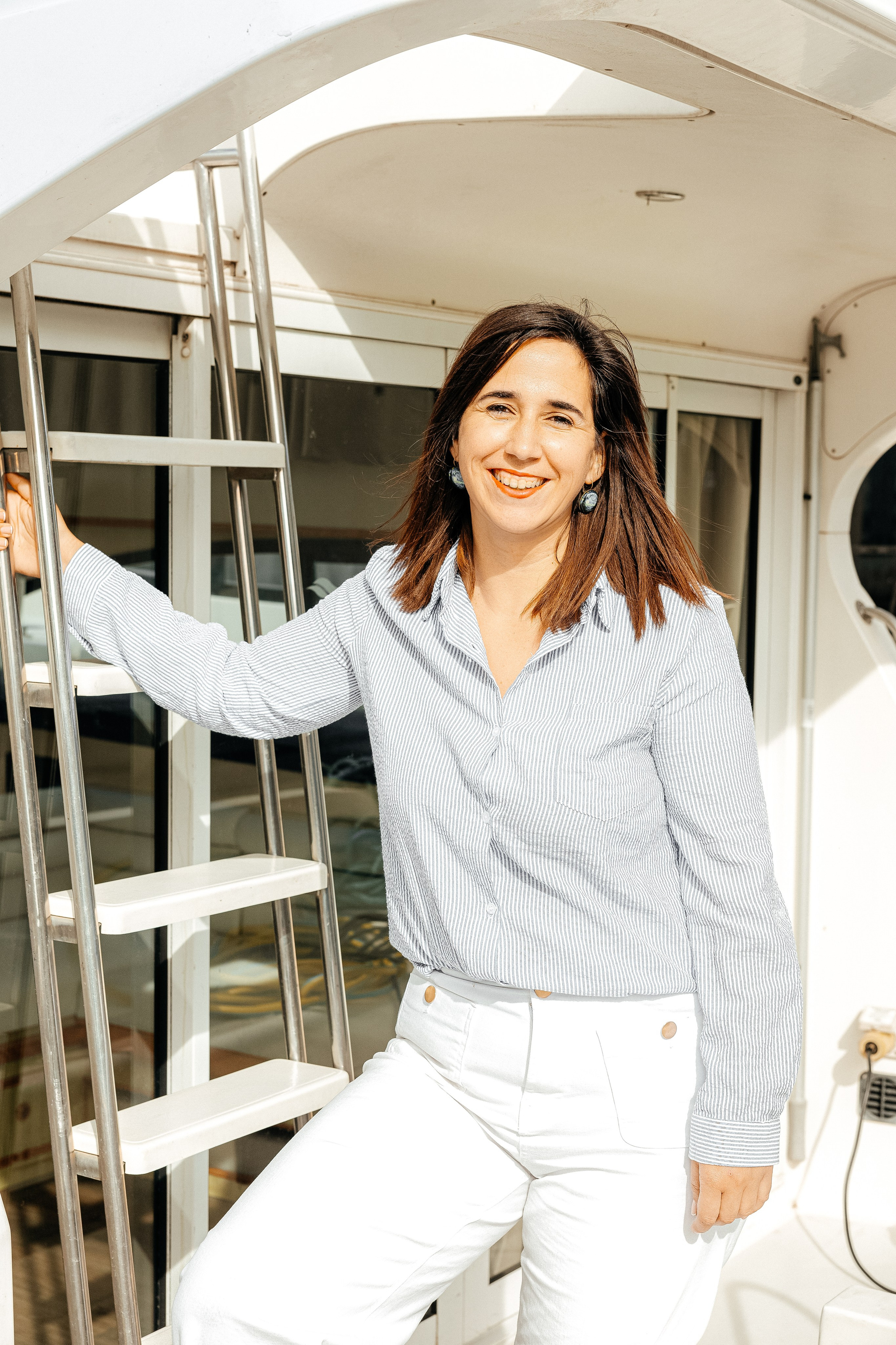 Photoshoot in the river port of Castelnaudary. Eugenie Smirnova — wedding, corporate and lifestyle photographer in Toulouse and Southwest France