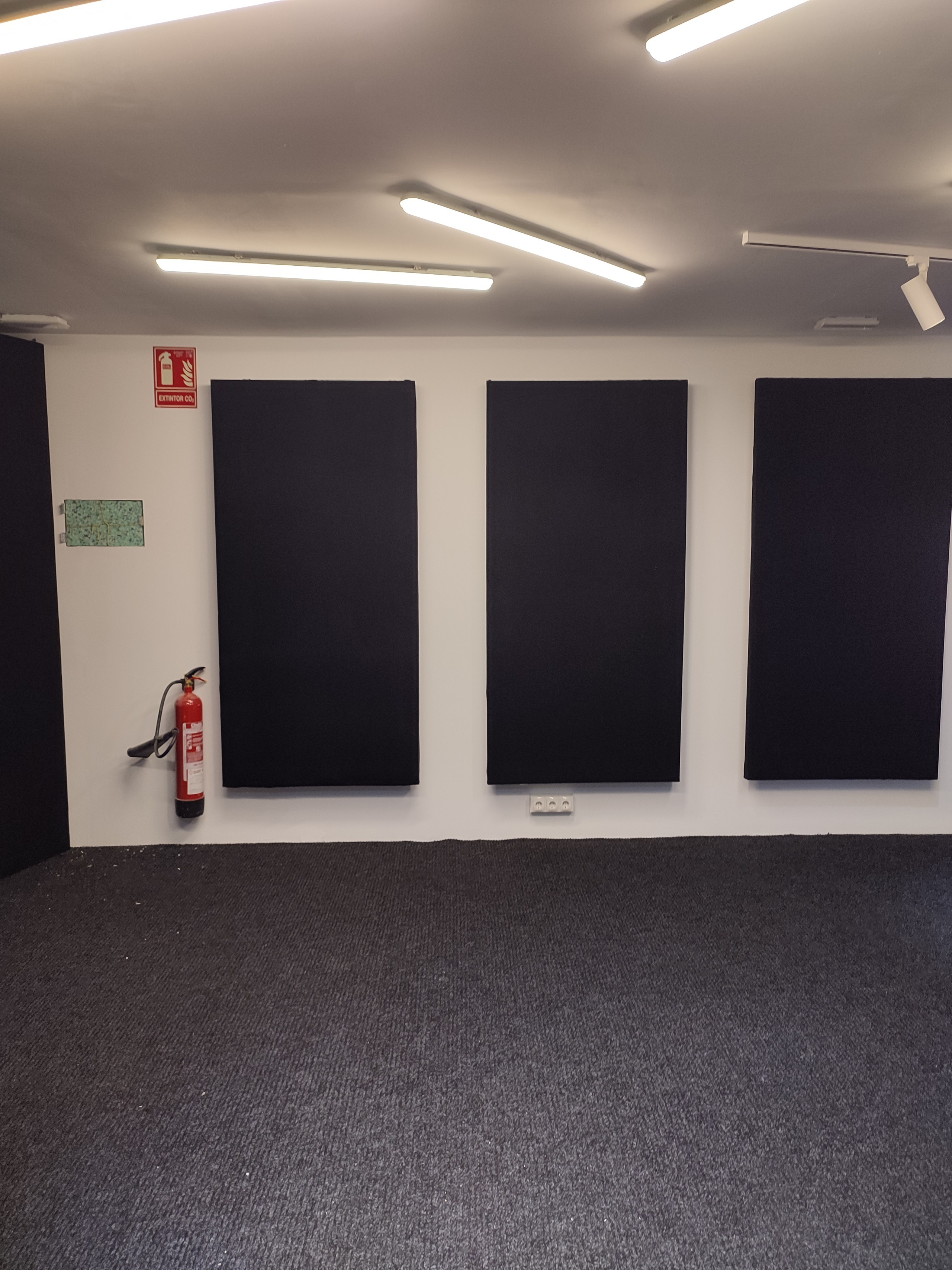 Proyectos. Reformas integrales de pisos, baños y cocinas con aislamiento acústico en Barcelona | B22 Reforma