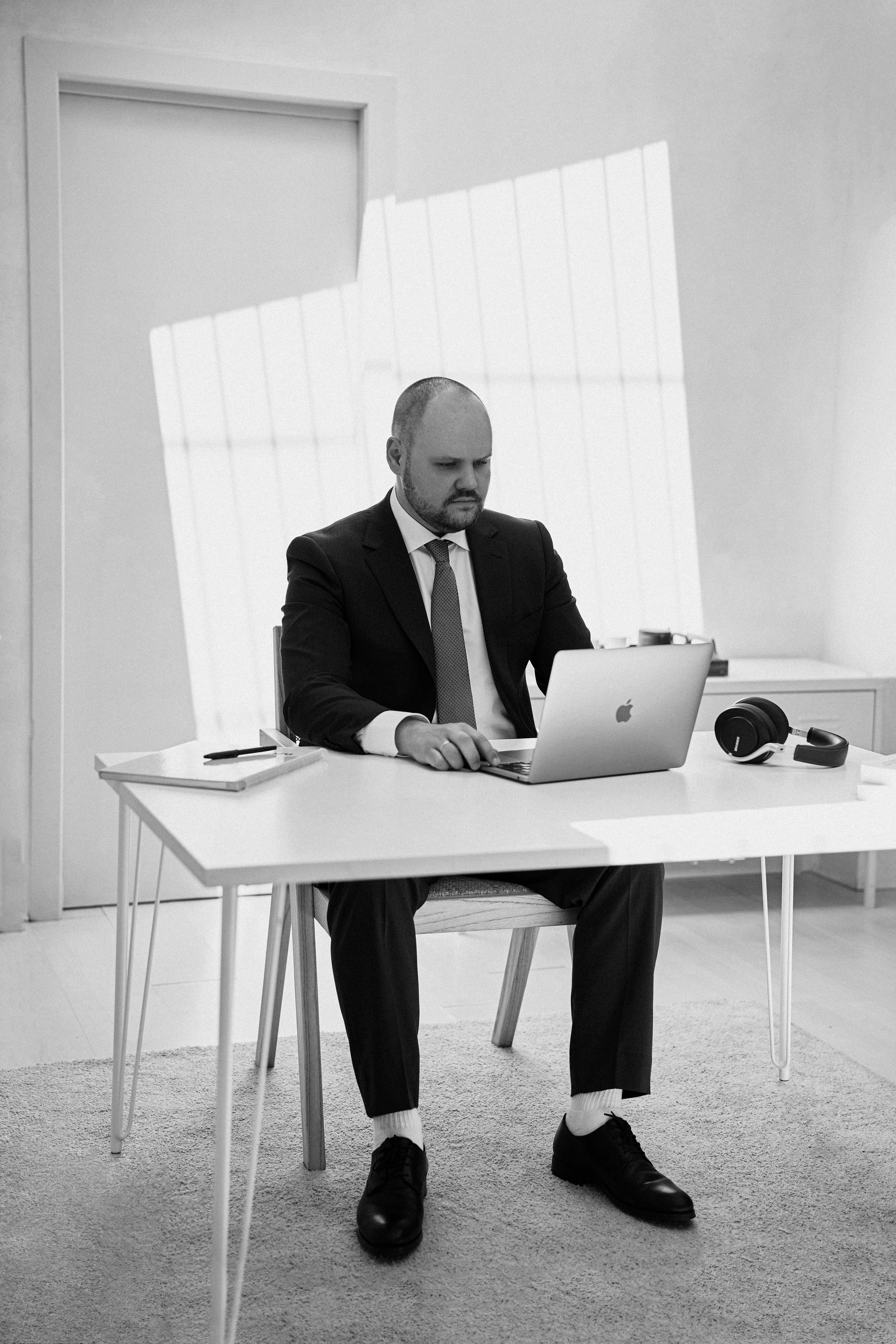 Денис. Бизнес портрет. Фотограф в Барселоне Жанна Захарченко