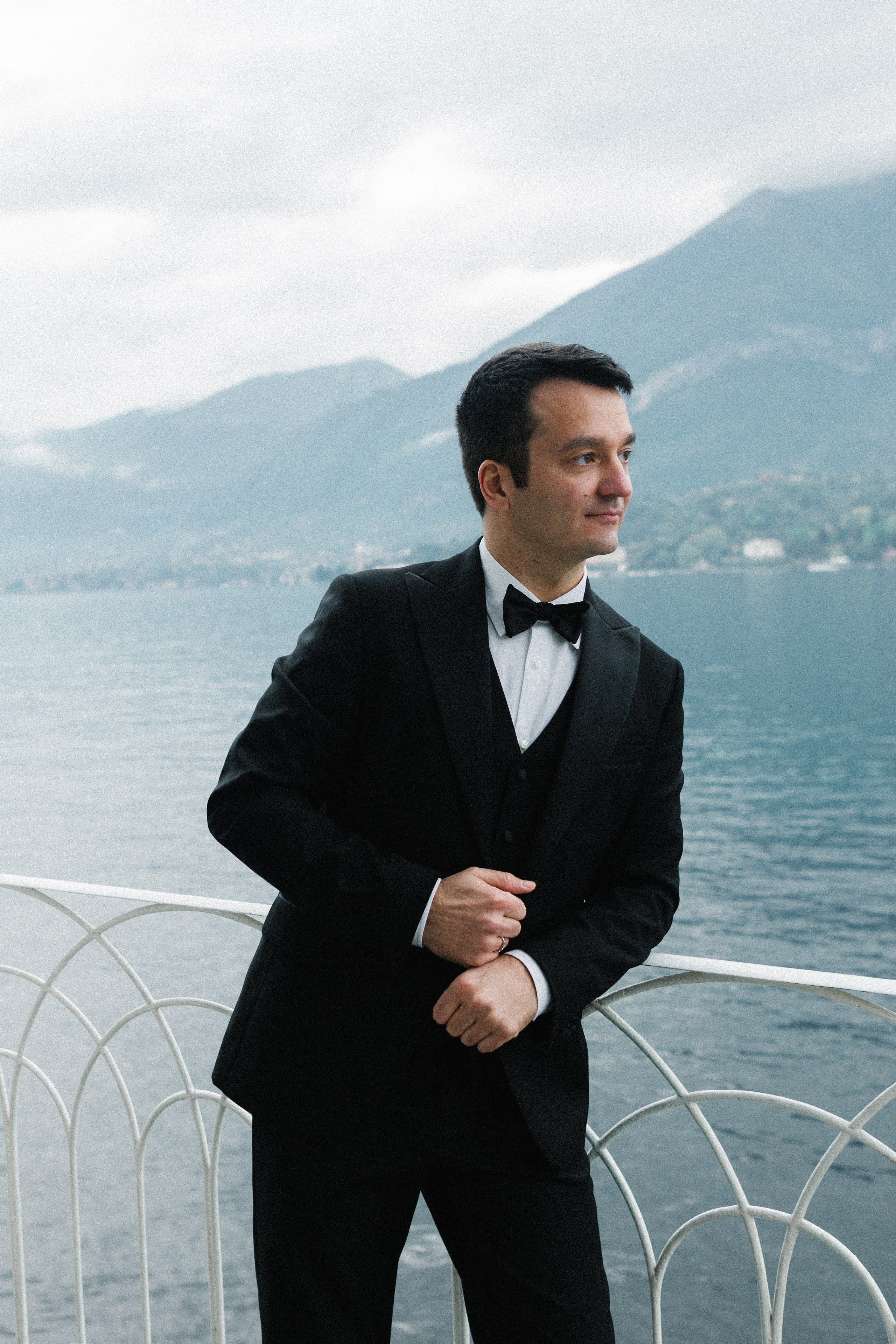 Rainy Day Wedding on Lake Como | Villa Serbelloni & Boat Photography. Photographer in Italy Anna Linnik