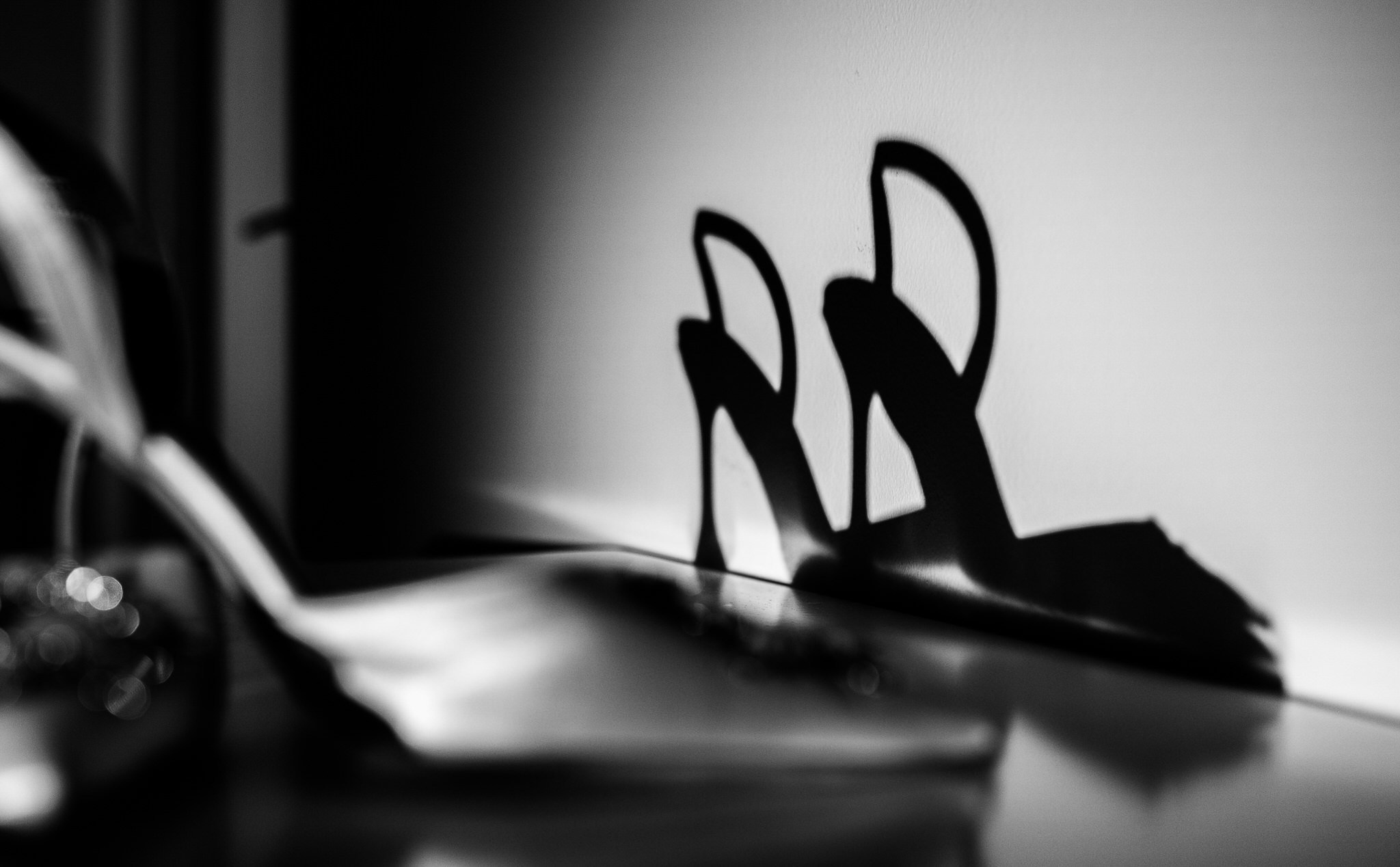 Fotograf profesionist de nuntă. Cu o abordare creativă și tehnici unice, spunem povestea voastră prin imagini pline de iubire și naturalețe. Descoperă arta fotografiei de nuntă . Fotograf Iasi, fotograf de nunta Suceava. Fotografii de nuntă. Pachet fotografii de nuntă. Fotograf Iasi, fotograf Suceava, fotograf Botosani, fotograf Romania. Servicii foto nuntă. Servicii foto-video.