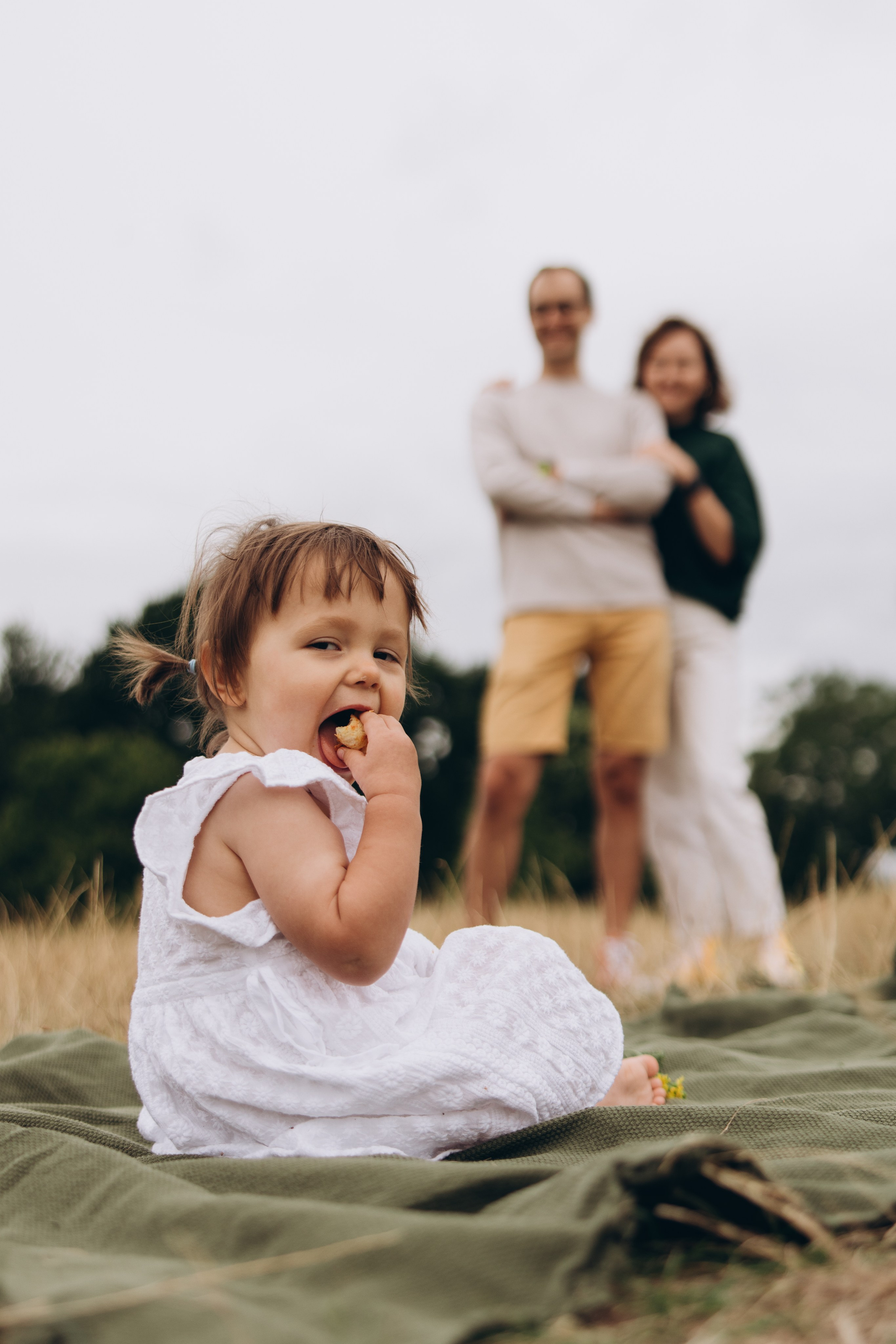 Milena with parents (Greenwich Park). Anastasia Klink, Photographer in London