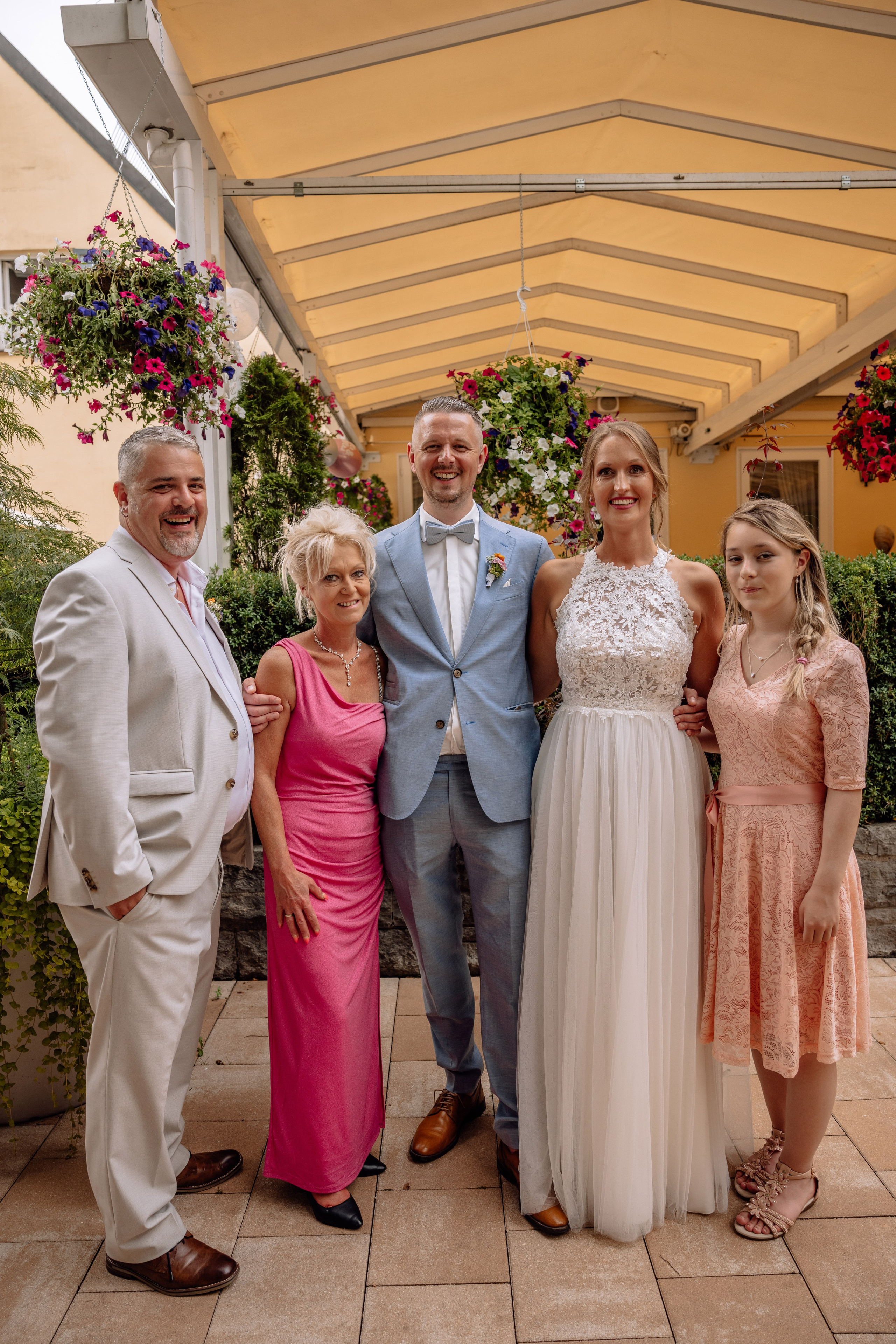 Sandra und Kevin: Standesamt Unterföring und Friedensengel. Hochzeitsfotograf München Taufe Familienfotograf Tanja Mauke