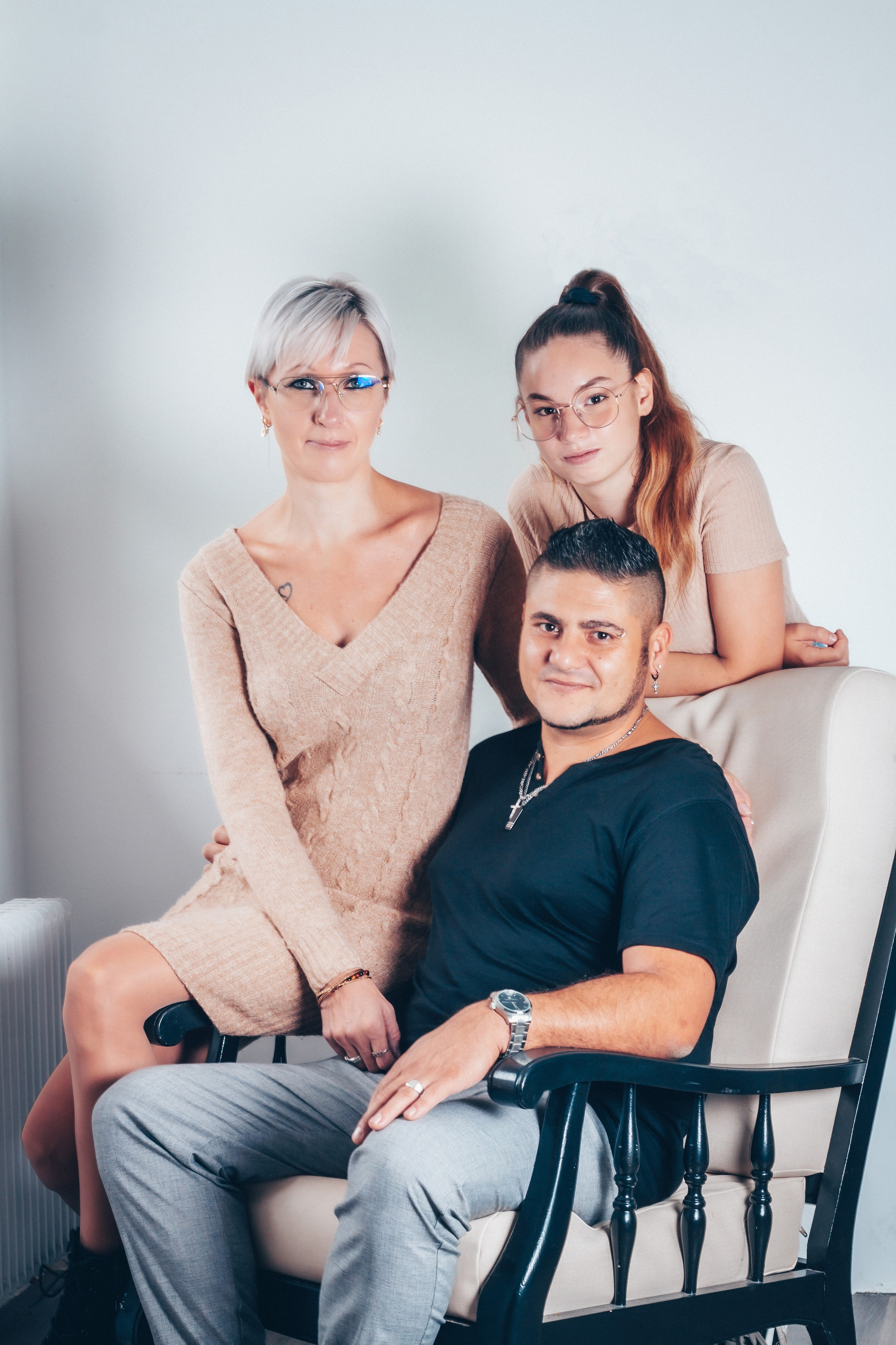 Portrait de famille. Studio photo « Partage ton bonheur » – Photographe famille près de Châtellerault, Poitiers et Tours