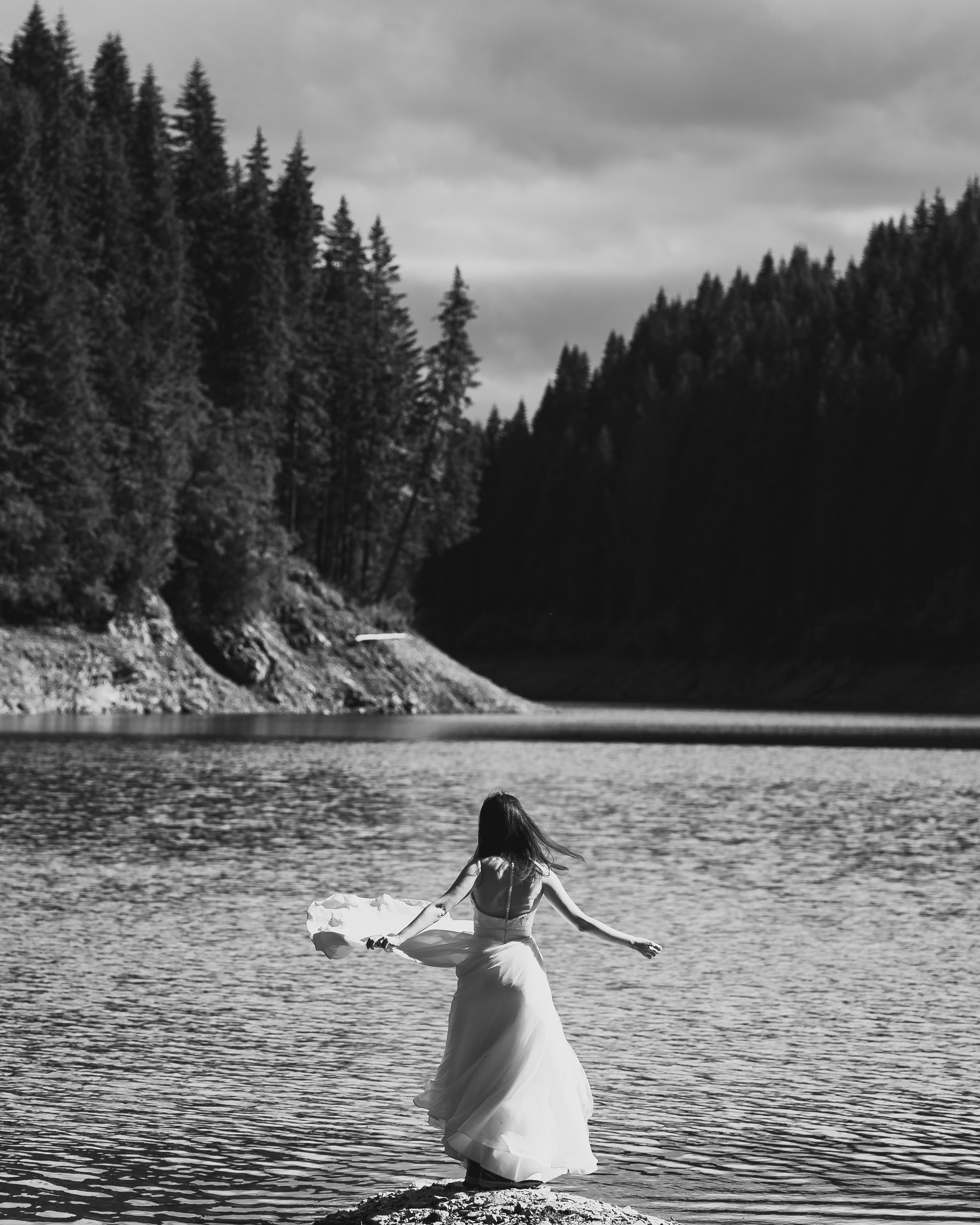 Trash the Dress la Lacul Bolboci  | Mihai Popa Fotograf. Fotograf Nuntă & Botez București - Mihai Popa | Dincolo de oameni, imortalizez emoții!