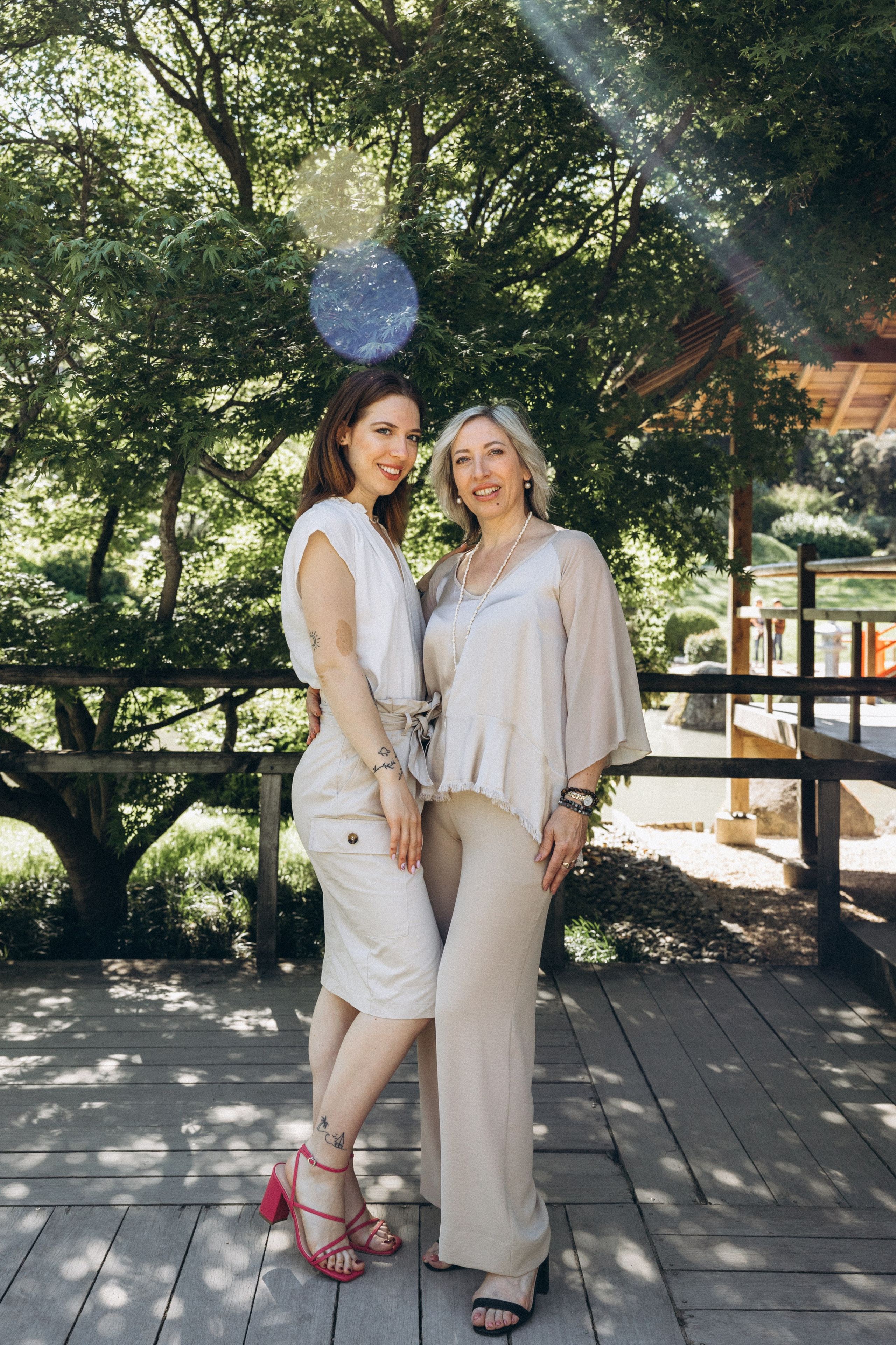Mother-daughter photoshoot at Jardin Japonais de Toulouse. Eugénie Smirnova — Photographe à Toulouse et dans le Sud-Ouest