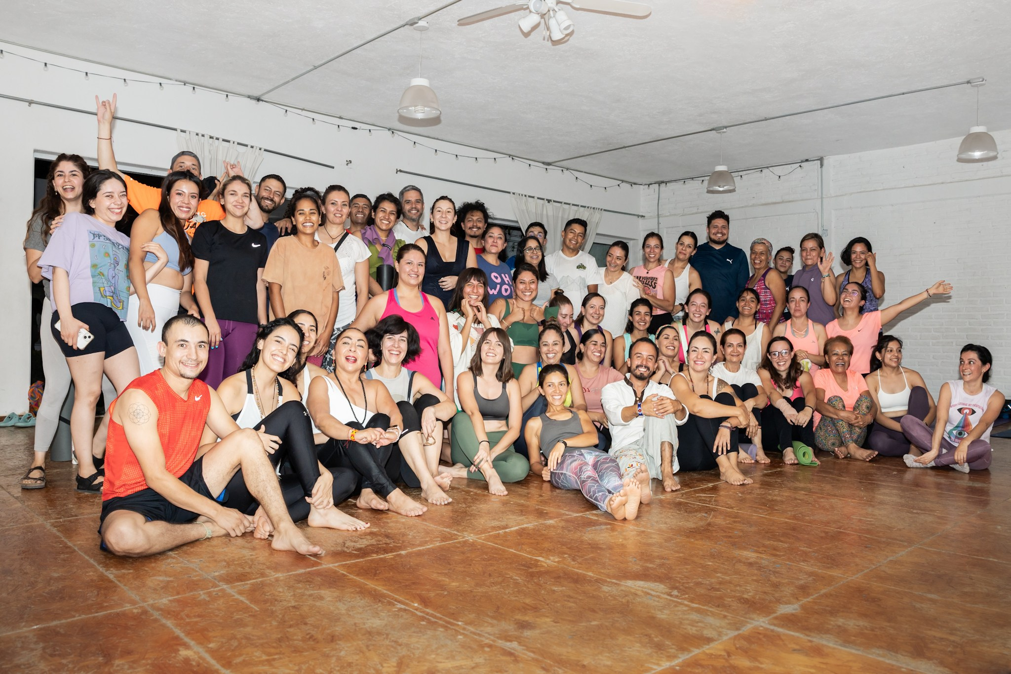 Yoga Event. Lifestyle a rodinná fotografka v Pisku Oxana Telupilova