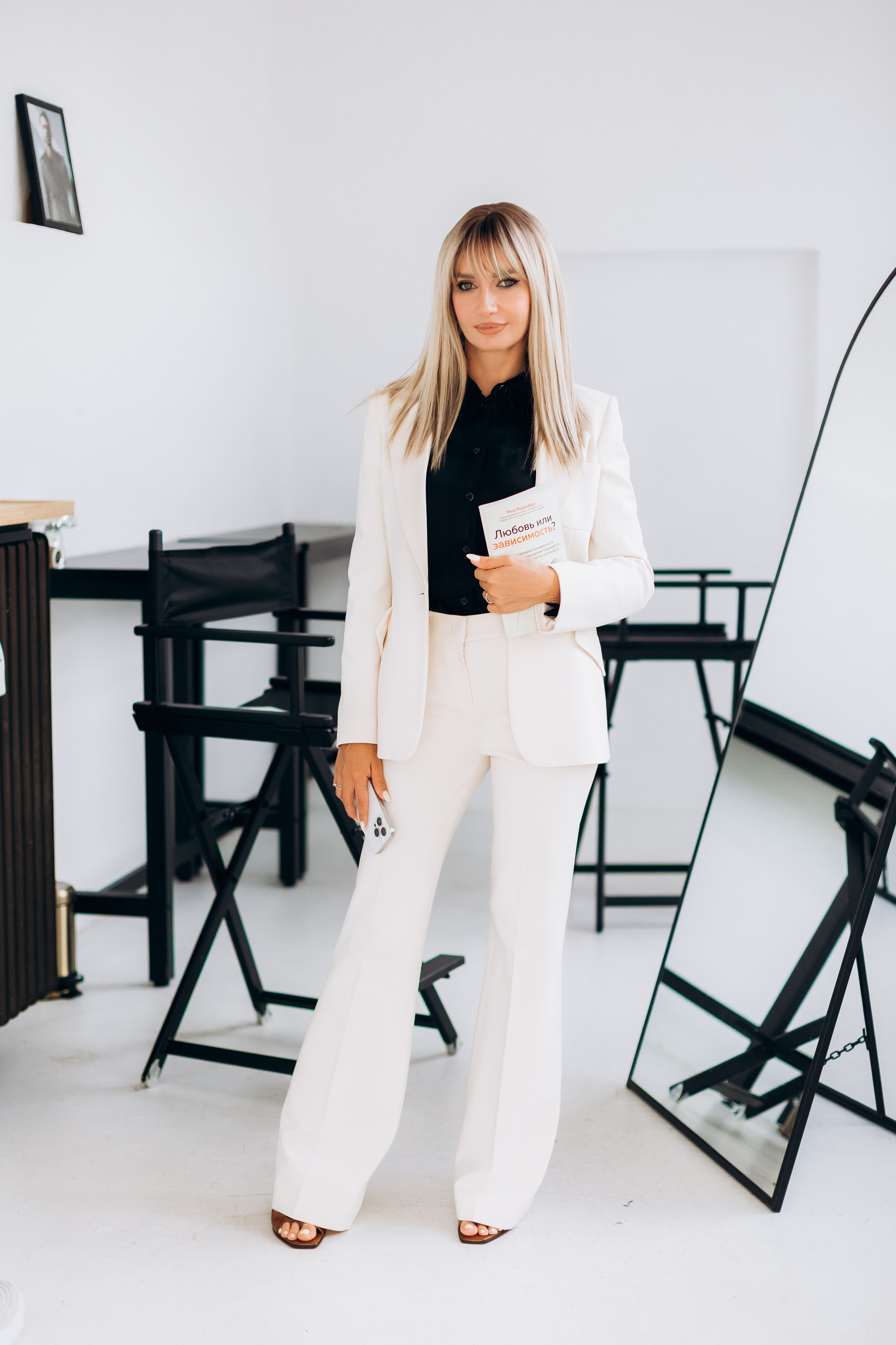 Anastasia (business portrait). Wedding and Family Photograph