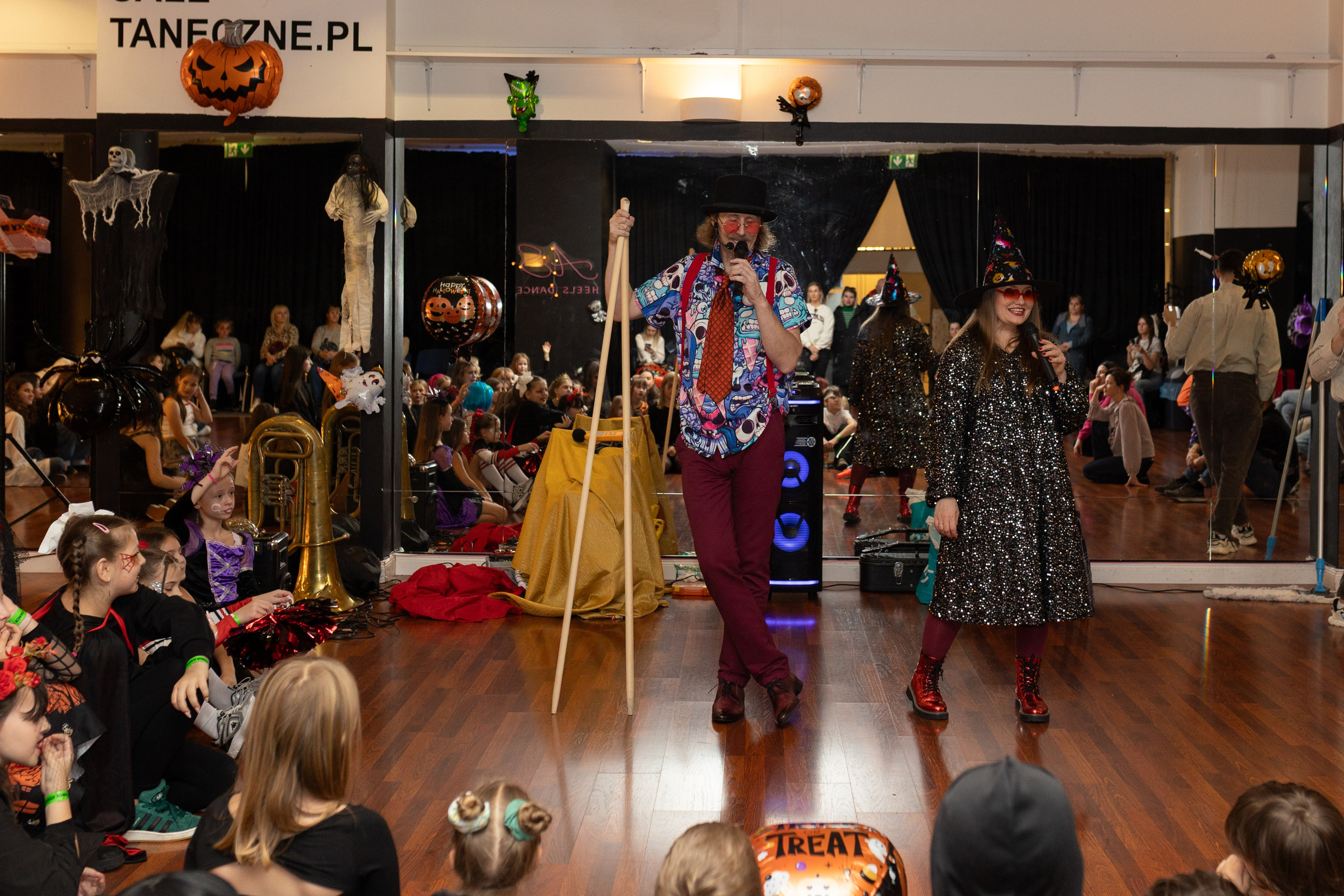 Leo dance studio Helloween 2025. Семейный и детский фотограф в Варшаве Мила Бобровская