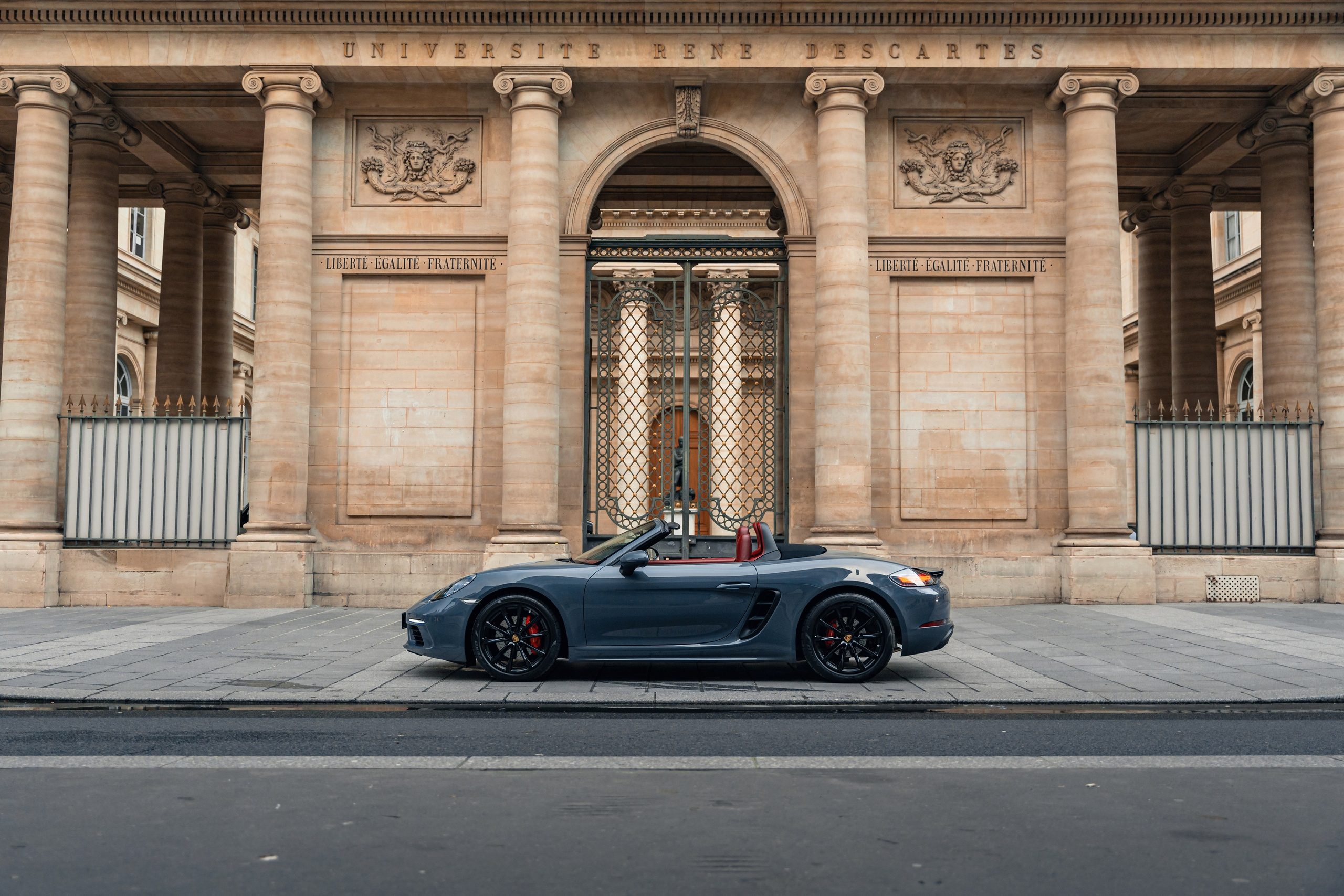 Porsche 718 Boxster. Photographer in Paris — Vitalii Motruk