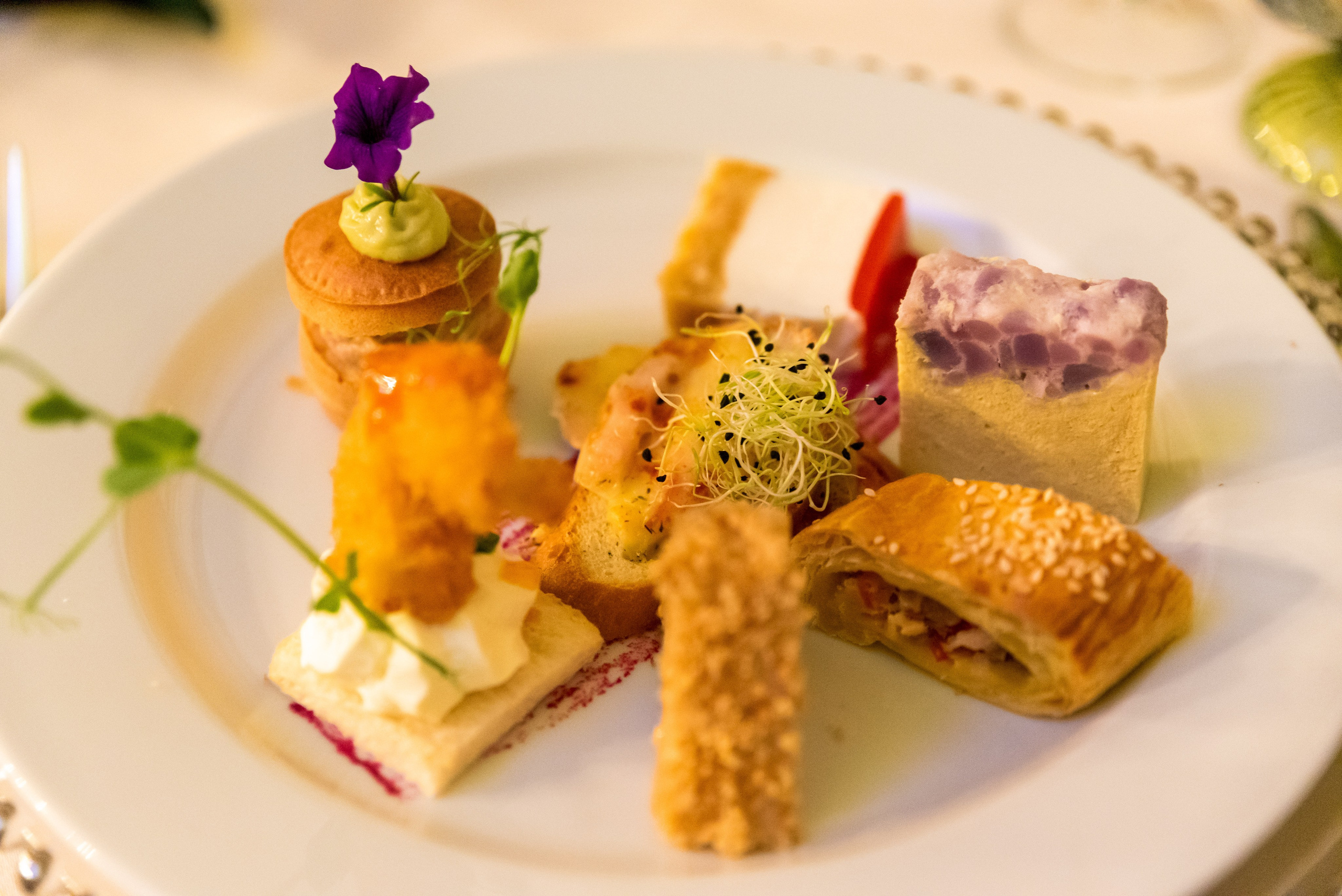 Locație de nuntă, fotograf nuntă, fotograf eveniment, fotograf ceremonie, fotograf petrecere, fotograf mireasă, fotograf mire, decor nunta, fotograf atmosferă, fotograf romantic, fotograf lux, fotograf elegant, fotografii unice, fotografii memorabile, fotograf  România, fotograf nunta Ciresul Salbatic