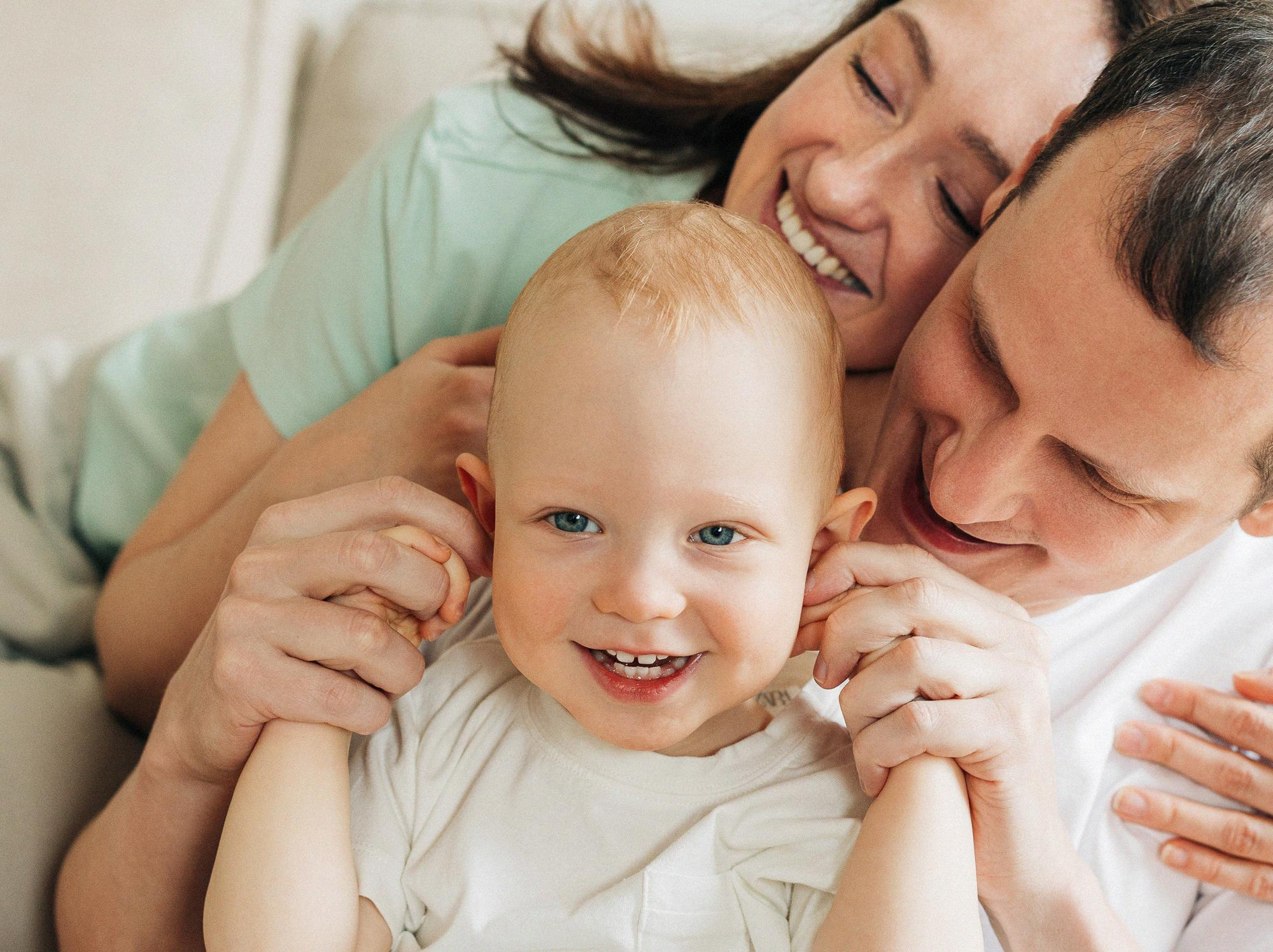 Home photo shoot in Prague. Домашняя фотосъёмка в Праге. Family and wedding photographer in Prague Natalia Fedori