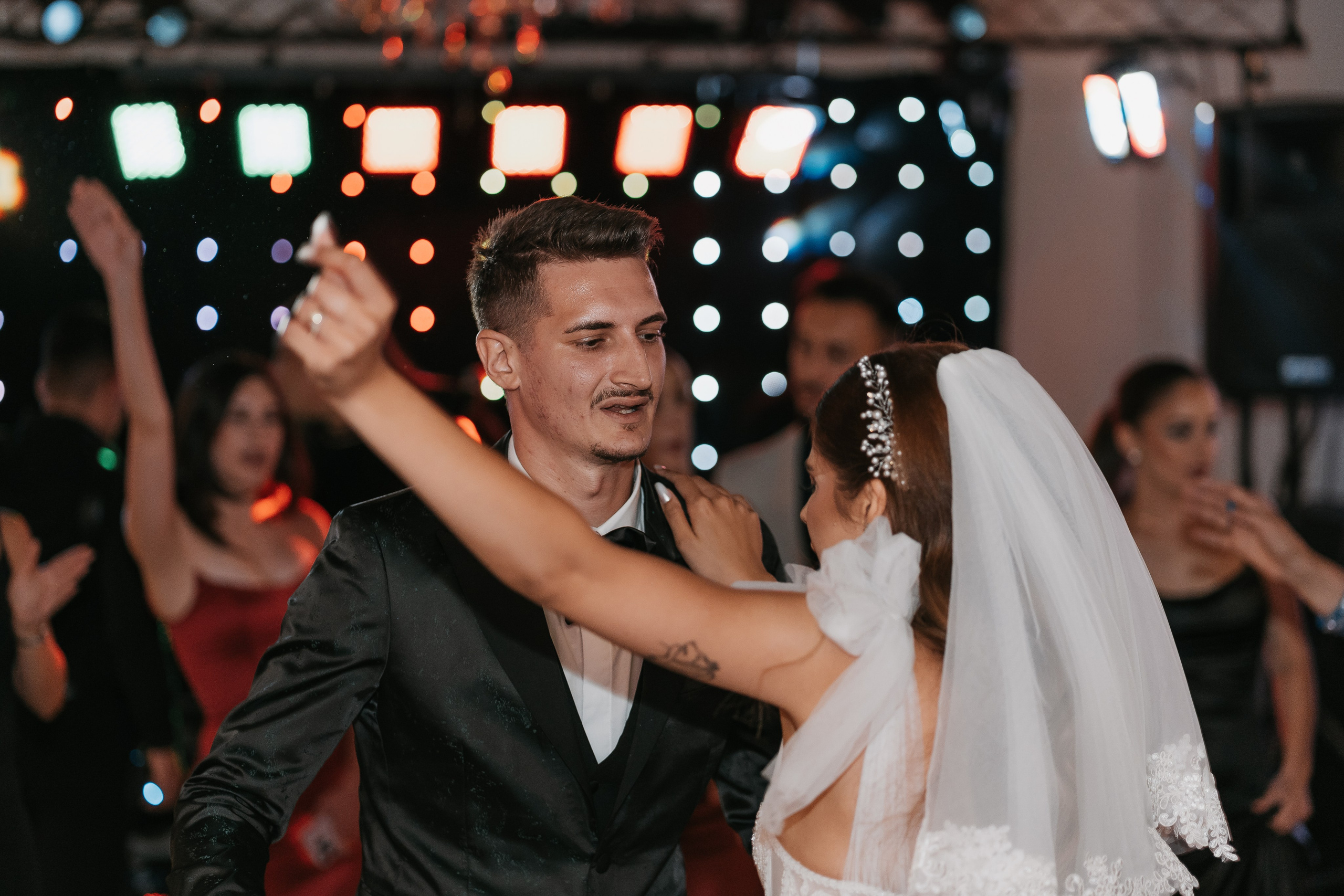 Simona & Gabriel. Dara Lens | The art of remembering