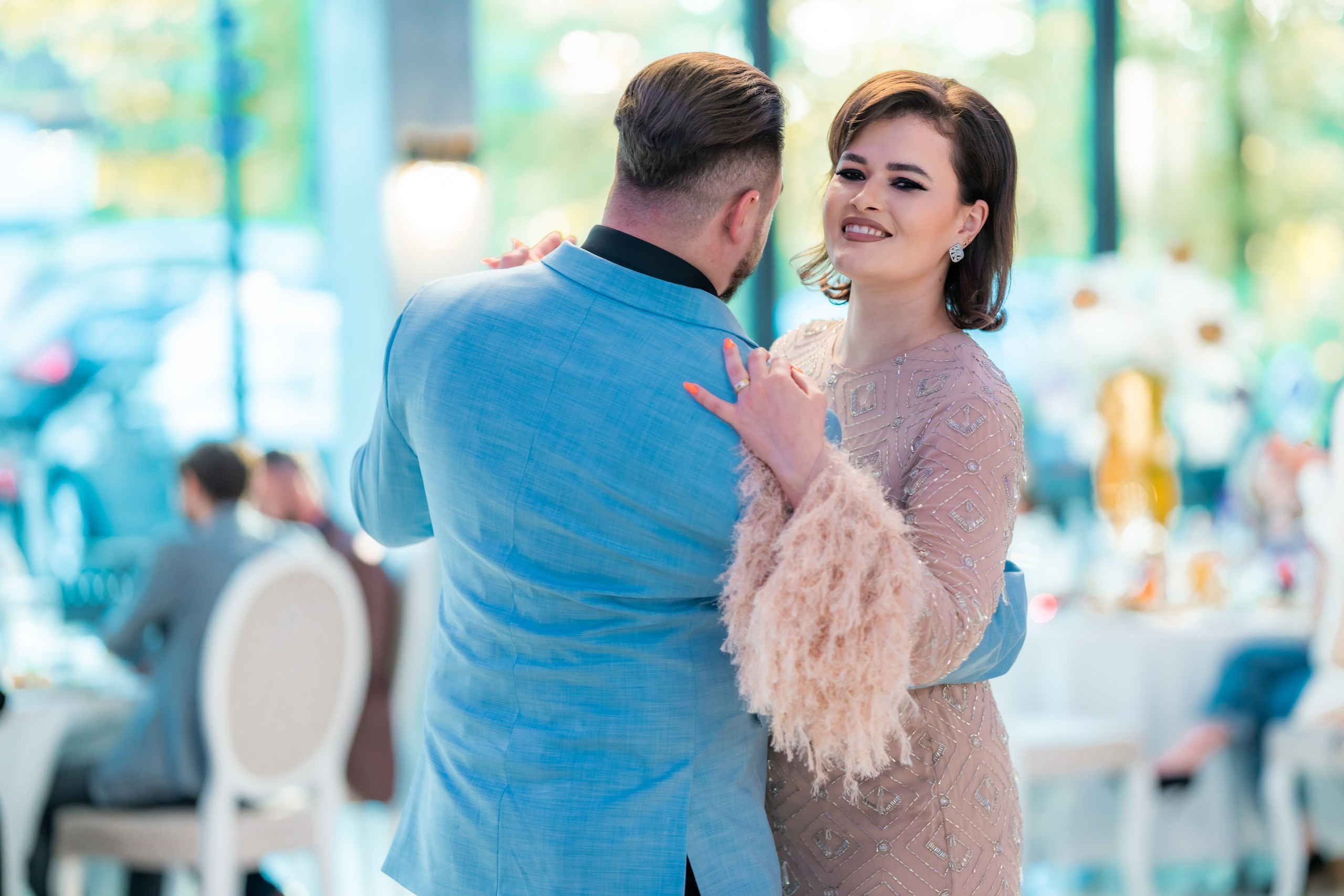 fotograf botez , fotografie botez Botoșani, fotograf Alin Chirilă, amintiri botez, fotografii botez, botez Miruna Parascheva, fotograf copii, fotografie botez în Botoșani-alt="botez , fotografie botez Alin Chirilă, amintiri botez, fotografii emoționante botez Botoșani"-- fotografii-botez-bebelus- amintiri-botez-micuț- moment-sfânt-crestinare- fotografie-emotionanta-botez- detalii-botez-bebelusi- parinti-fericiti-la-botez- fotograf-botez-profesionist- botez-in-biserica-ortodoxa- micuț-botezat-cu-emoție- zâmbete-și-lacrimi-la-botez- bebeluș-la-cristelniță- decor-botez-colorat- botez-cu-dragoste-și-credință- emotie-pura-la-botez- fotograf-botez-botosani- botez-iasi-suceava-fotograf- amintiri-nepretuite-botez-- Preotul ținându-l pe micuțul Mathias Gabriel la botez, în biserica Înălțarea Domnului, Copălău  - Detalii de la botezul lui Mathias – lumânare, trusou și icoană  - Familia lui Mathias Gabriel alături de micuț, în ziua botezului  - Portret emoționant cu mama și bebelușul în brațe, în biserică,fotograf profesionist evenimente Botoșani, Iași, Suceava, Fălticeni, Bacău, Pașcani, Roman - AlinoFotoStudio by Alin Chirilă - servicii foto nuntă, botez, cununie, ședințe foto creative, albume personalizate, fotografii emoționante și calitative pentru cele mai importante momente din viață,fotograf nuntă Botoșani Alin Chirilă,  ședință foto botez Iași - AlinoFotoStudio,  servicii fotograf profesionist evenimente Suceava,  fotograf cununie civilă Fălticeni - Alin Chirilă,  album foto nuntă personalizat Bacău.“Bebeluș botezat în biserică, ținut în brațe de nași”	•	“Detaliu cu lumânarea de botez decorată cu flori albe”	•	“Părinți emoționați alături de copilul lor la ceremonia de botez”	•	“Masa festivă de botez cu decor tematic și tort personalizat”	•	“Momentul în care preotul toarnă apă sfințită pe fruntea bebelușului”	“Bebeluș în rochie albă de botez, zâmbind în brațele mamei”	•	“Detaliu cu cruciulița de botez așezată pe o pernă de satin”	•	“Părinți și nași aprinzând lumânările în timpul ceremoniei de botez”	•	“Tort de botez decorat cu figurine tematice și numele copilului”	•	“Copil botezat dormind liniștit în pătuțul decorat festiv”	•	“Momentul în care preotul binecuvântează copilul în fața altarului”	•	“Invitați adunându-se în jurul mesei festive la petrecerea de botez”	•	“Bebeluș ținând în mână o jucărie personalizată primită la botez”	•	“Familie fericită pozând împreună după ceremonia de botez”	•	“Decor tematic cu baloane și flori la locația petrecerii de botez” fotograf Botoșani fotograf evenimente fotograf botez Alin Chirila fotograf alinofotostudio.fotograf botez Amelis Maria, fotografie botez Botoșani, fotograf Alin Chirilă, amintiri botez, fotografii botez, botez Amelis Maria, fotograf copii, fotografie botez în Botoșani,