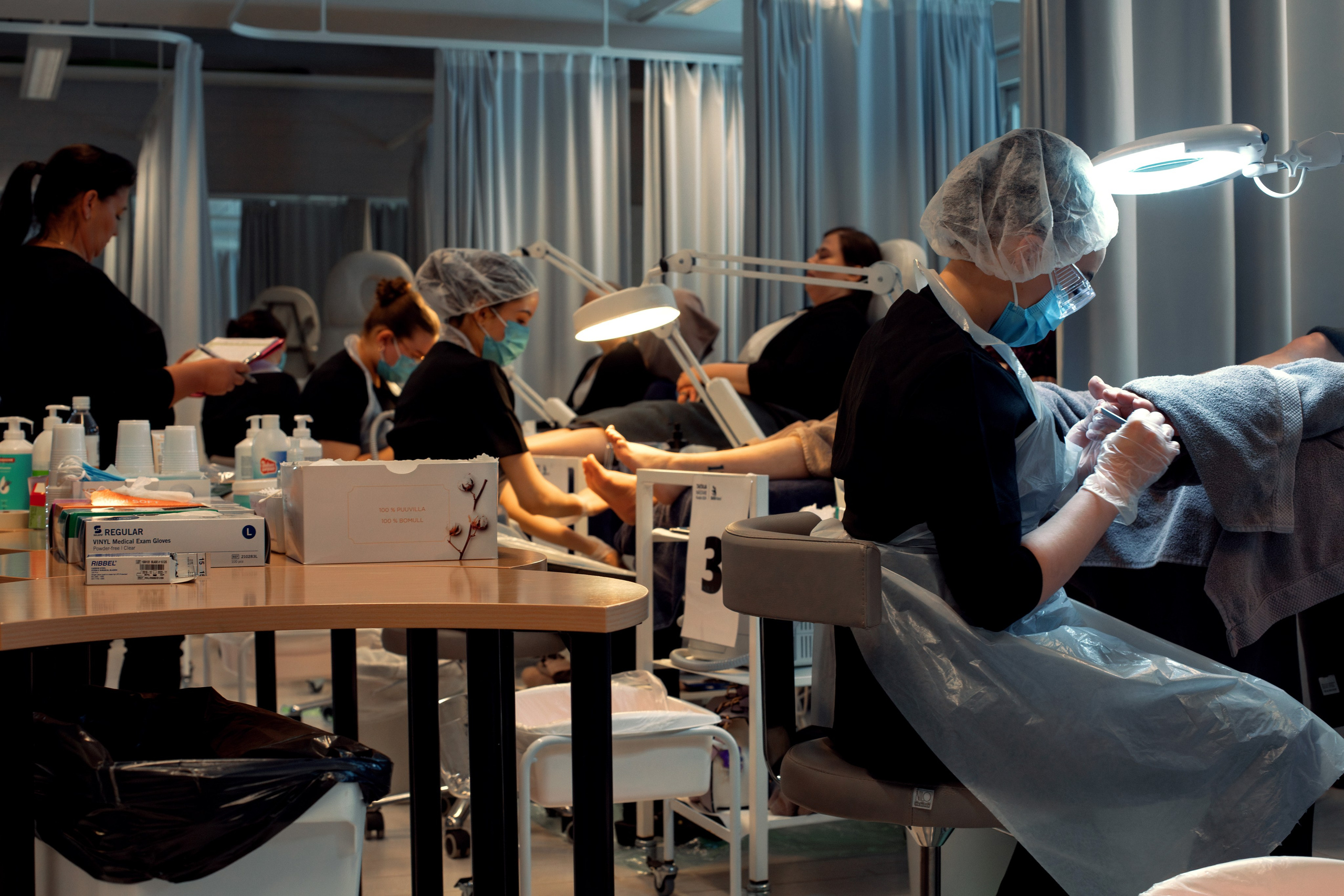 Мастер педикюра. Екатерина Мансур Портретный фотограф в Финляндии (Хельсинки и Уусима)