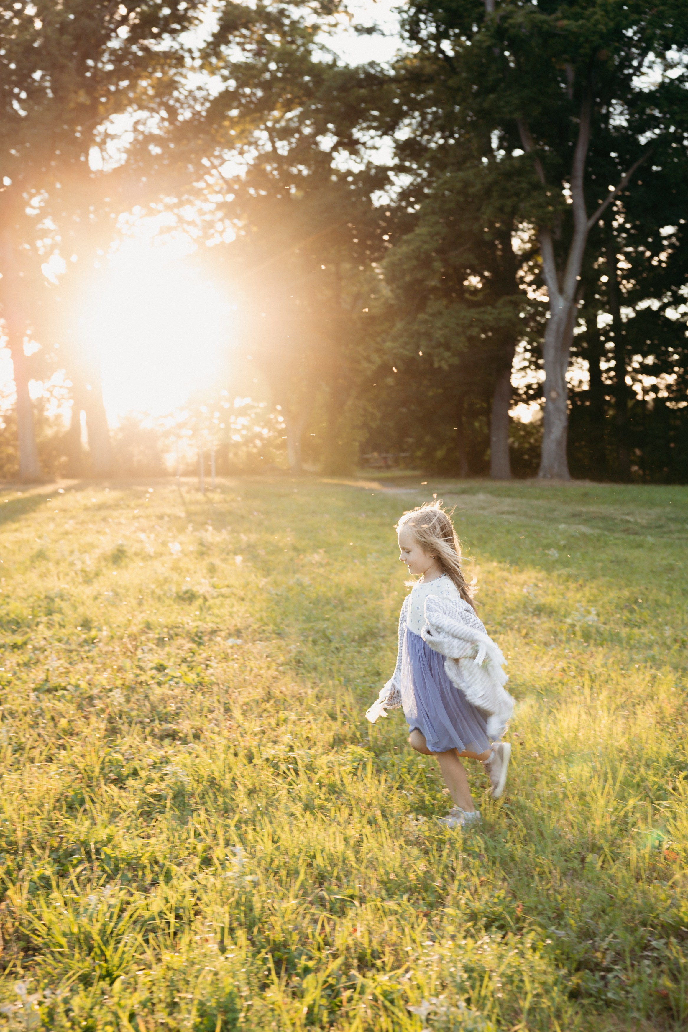 Family in the Park. Lifestyle and Family Photographer in Pisek Oxana Telupilova