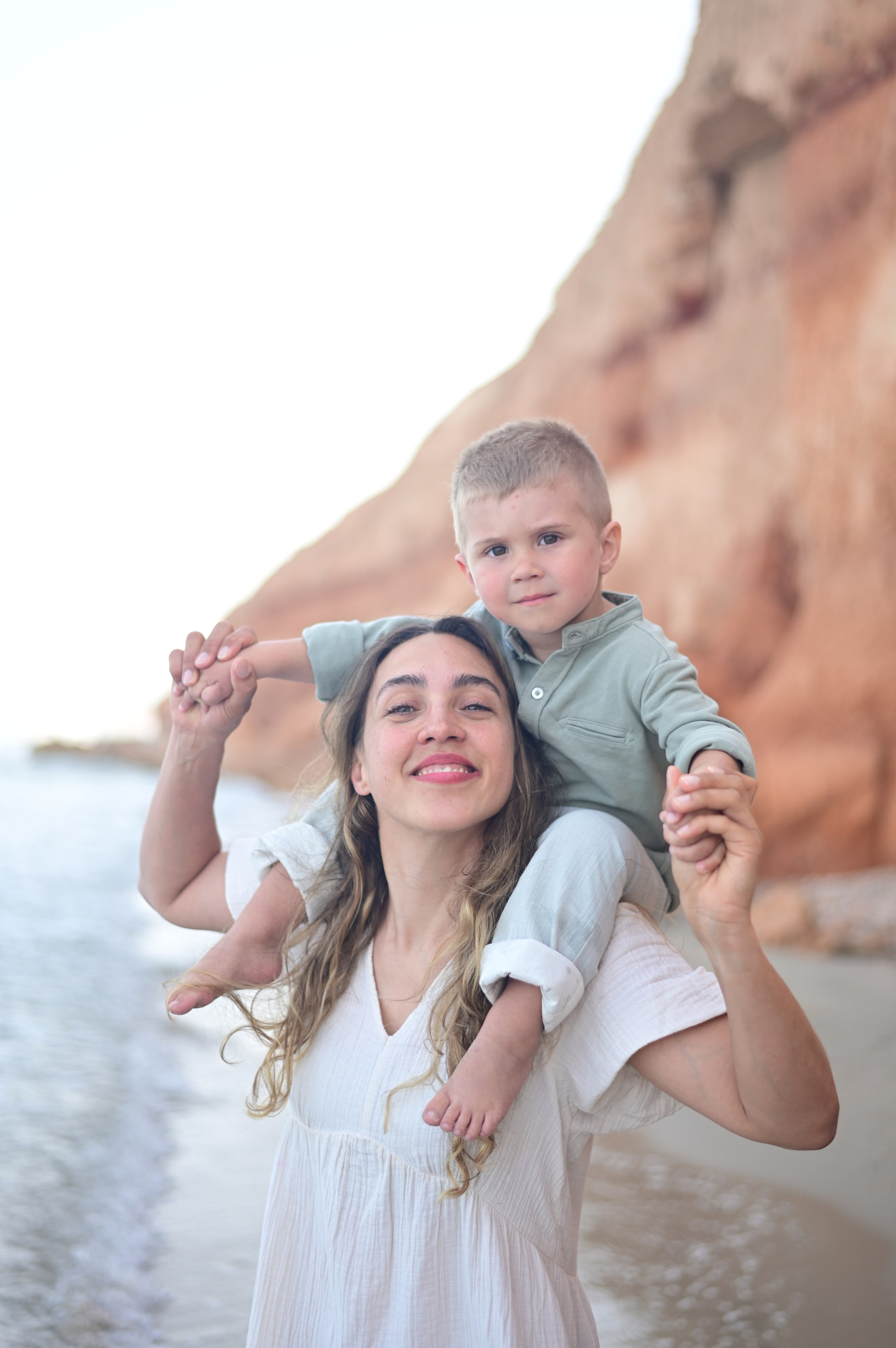 Kids & babies & pregnancy. Family and real state photographer in Haugesund Dina Vikra