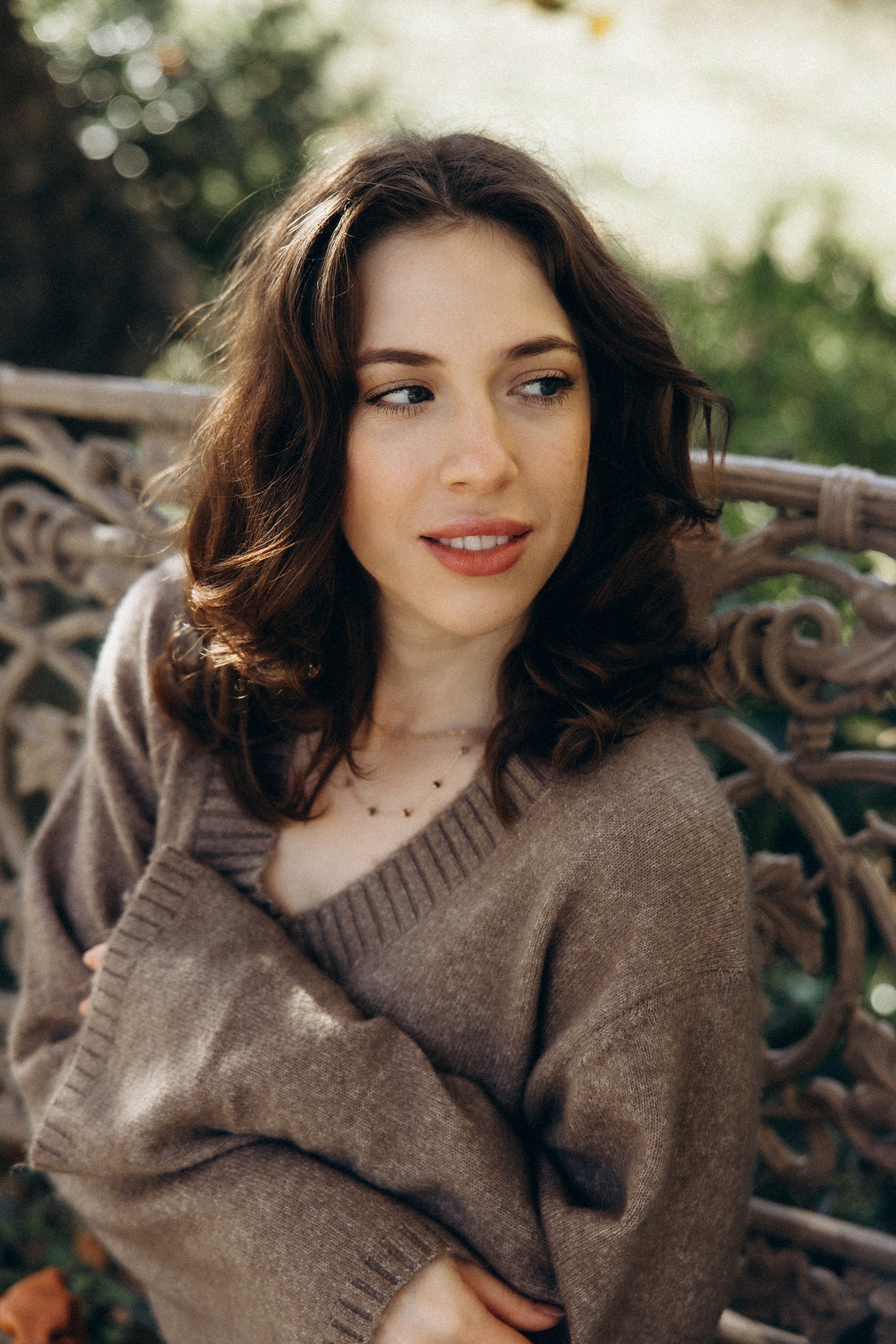 Autumn photoshoot for Elizaveta in Toulouse. Eugenie Smirnova — wedding, corporate and lifestyle photographer in Toulouse and Southwest France