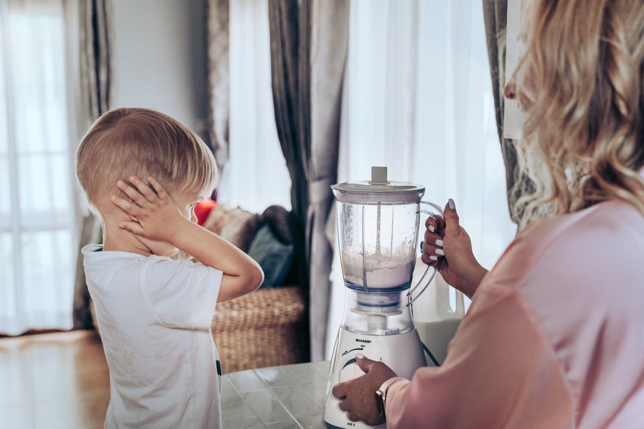 Barcelona Family Photoshoot — Family Photographer in Barcelona. DiaFoto — Wow Photographer in Barcelona | Premium Barcelona Photoshoot Experience