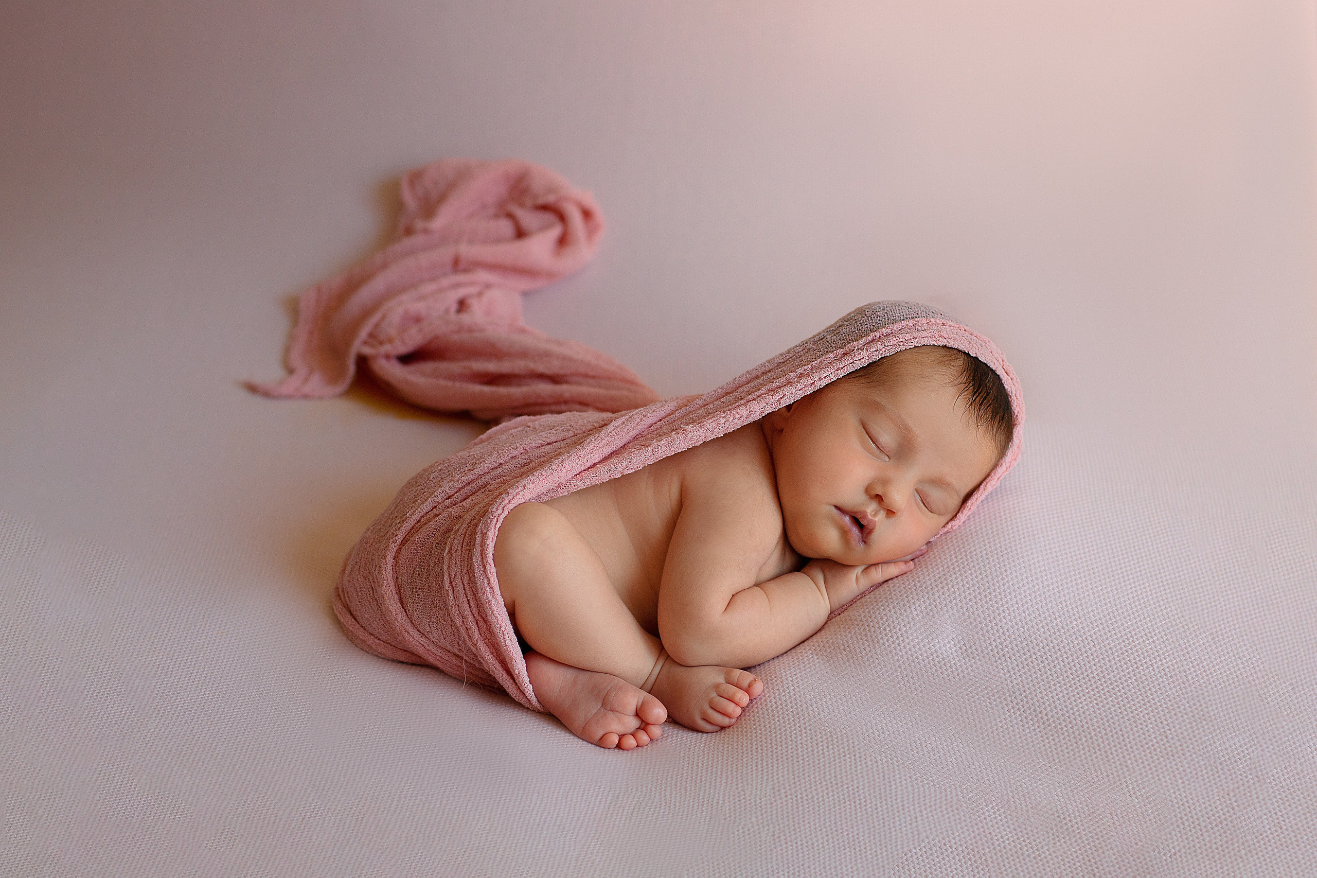 Newborn классическая. Детский и семейный фотограф в г. Бельцы