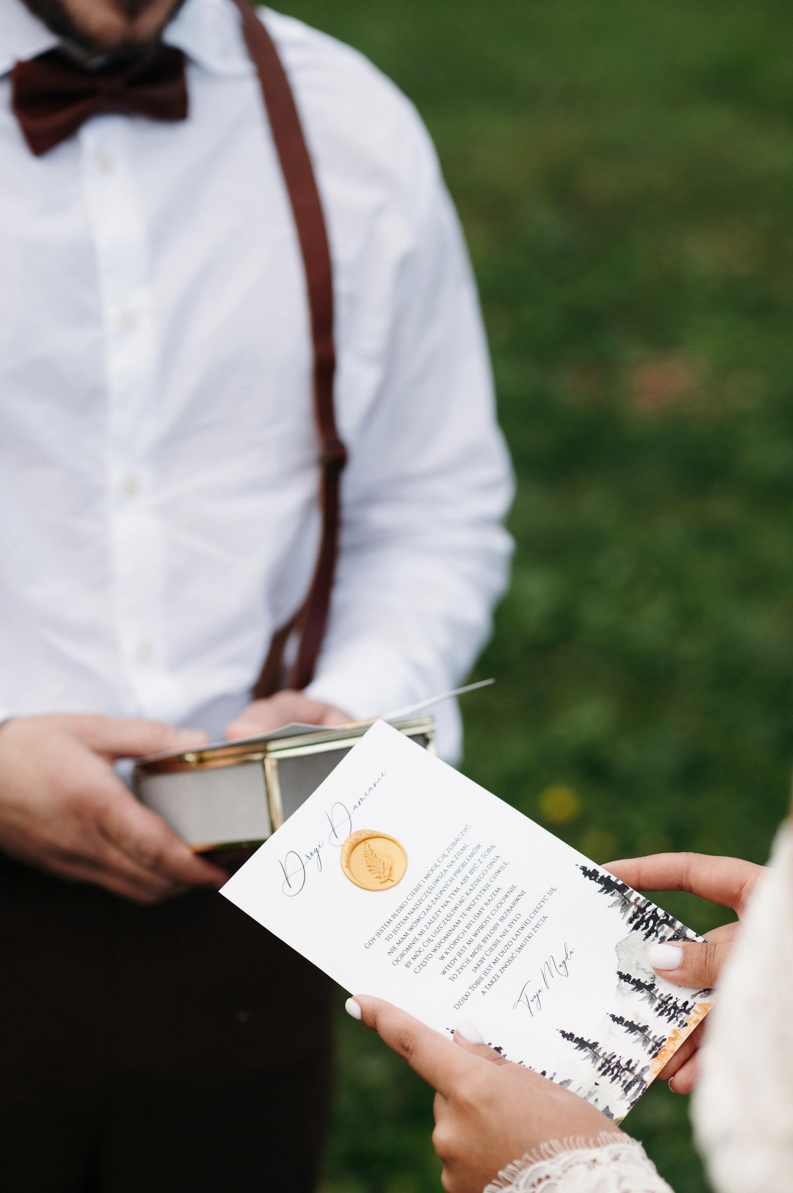 Hochzeitsfotoshooting in den Bergen | Natürliche & Romantische Hochzeitsbilder