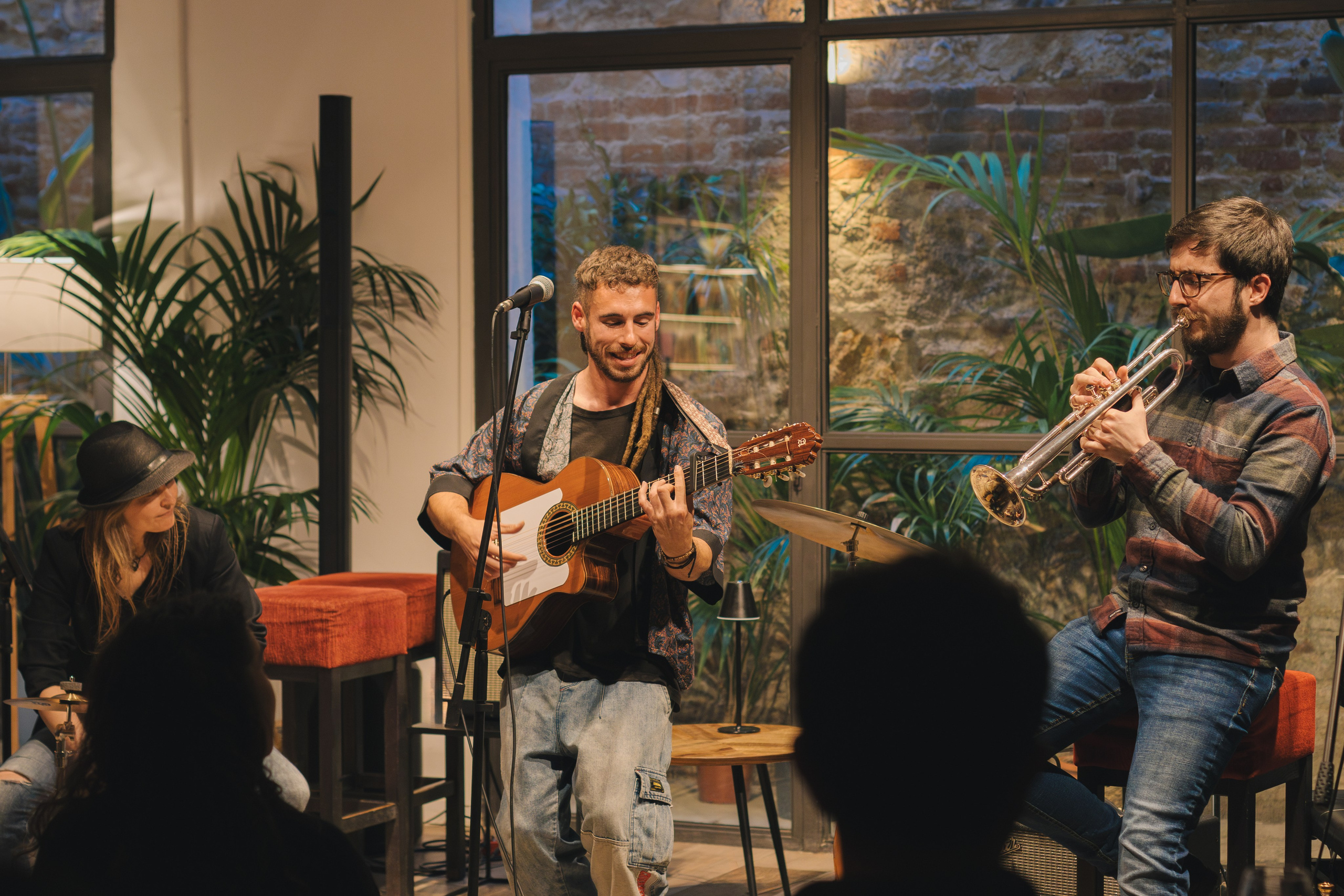 Neslive Music, Barcelona. Главная