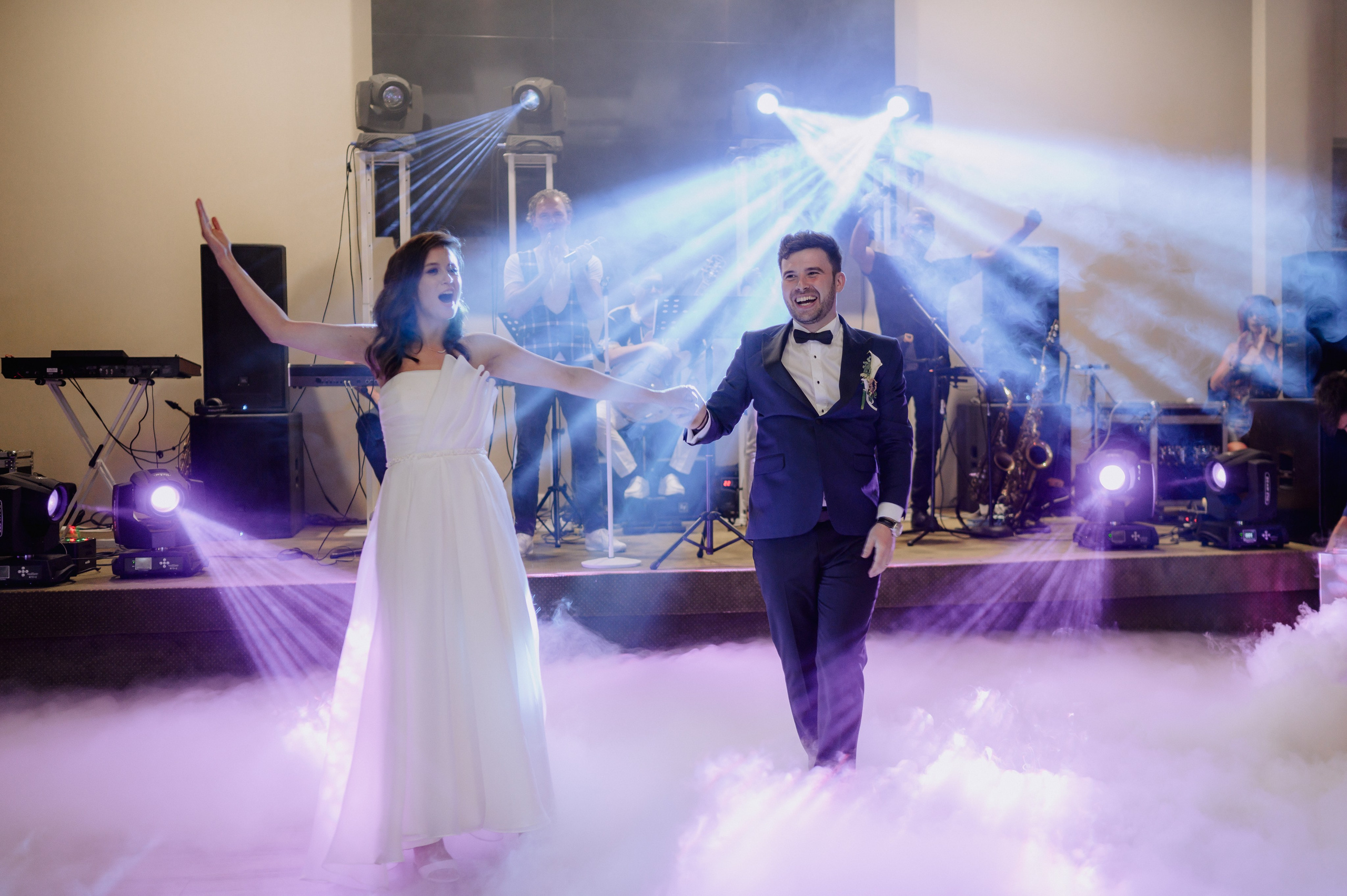 Servicii foto video profesionale pentru evenimentul tau. Proud Vision Weddings | Wedding Photography & Film — Servicii profesionale Foto Video Nunta Iasi